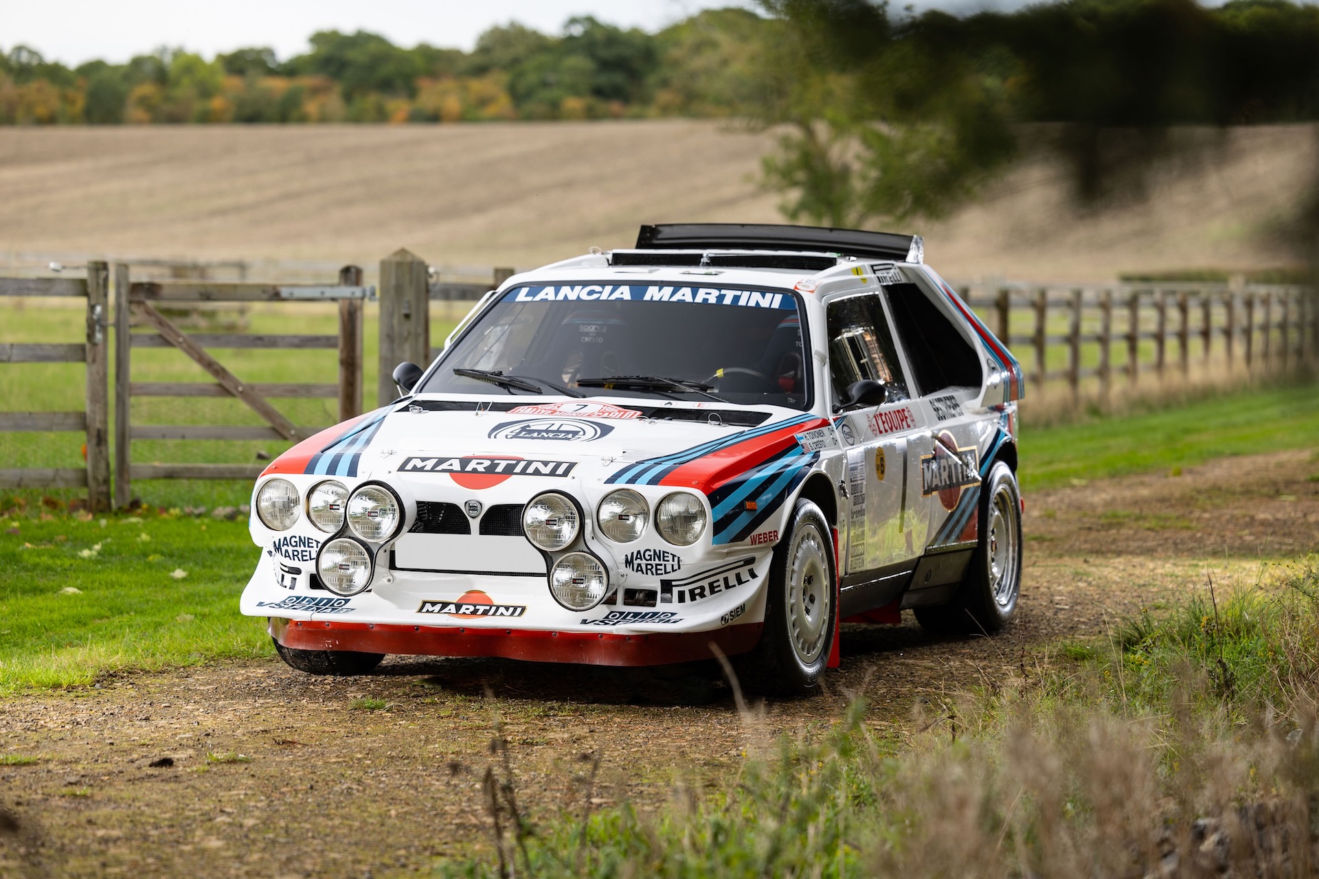 Lancia Delta s4 Rally car