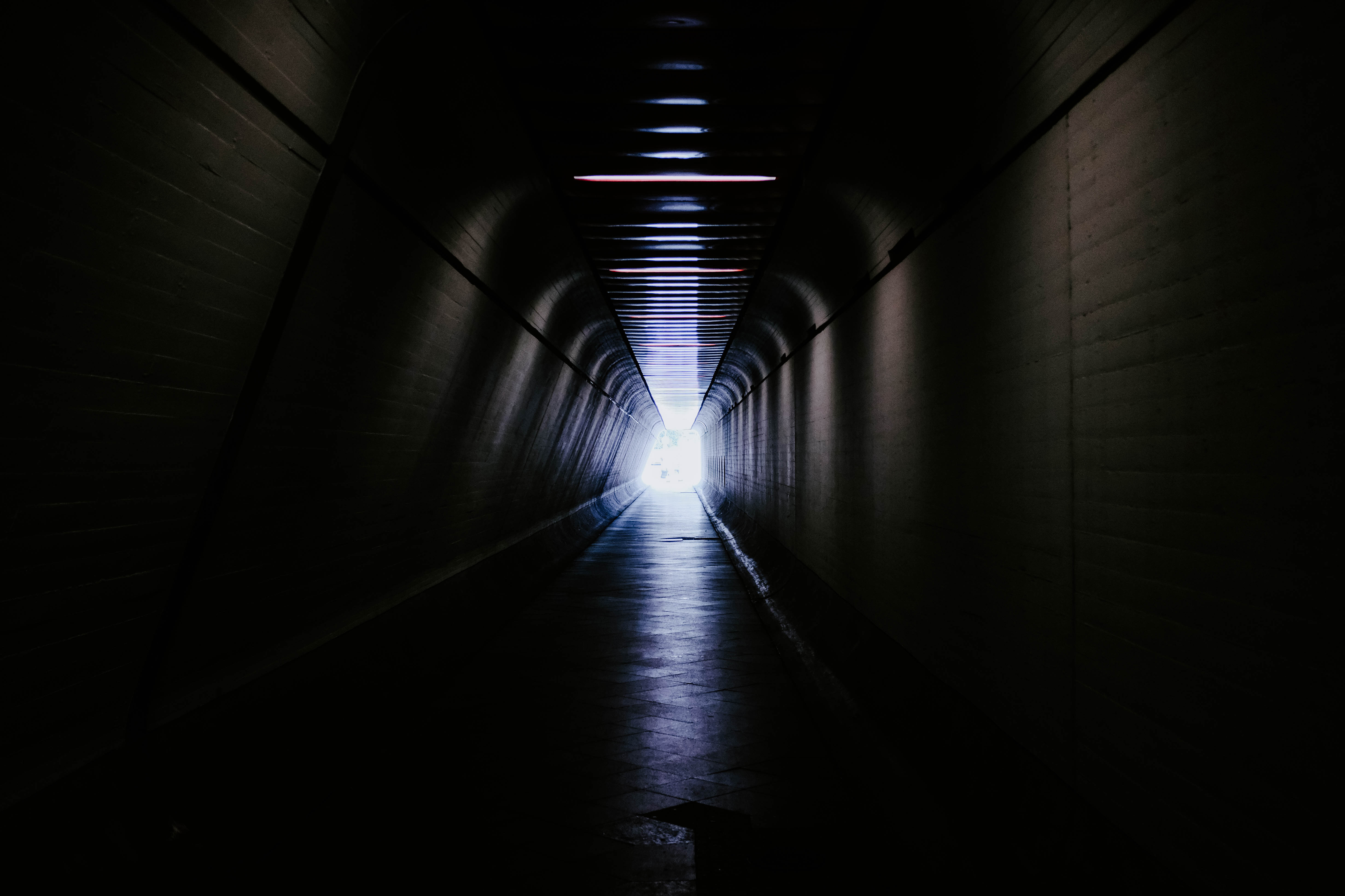 Dark Tunnel · Free