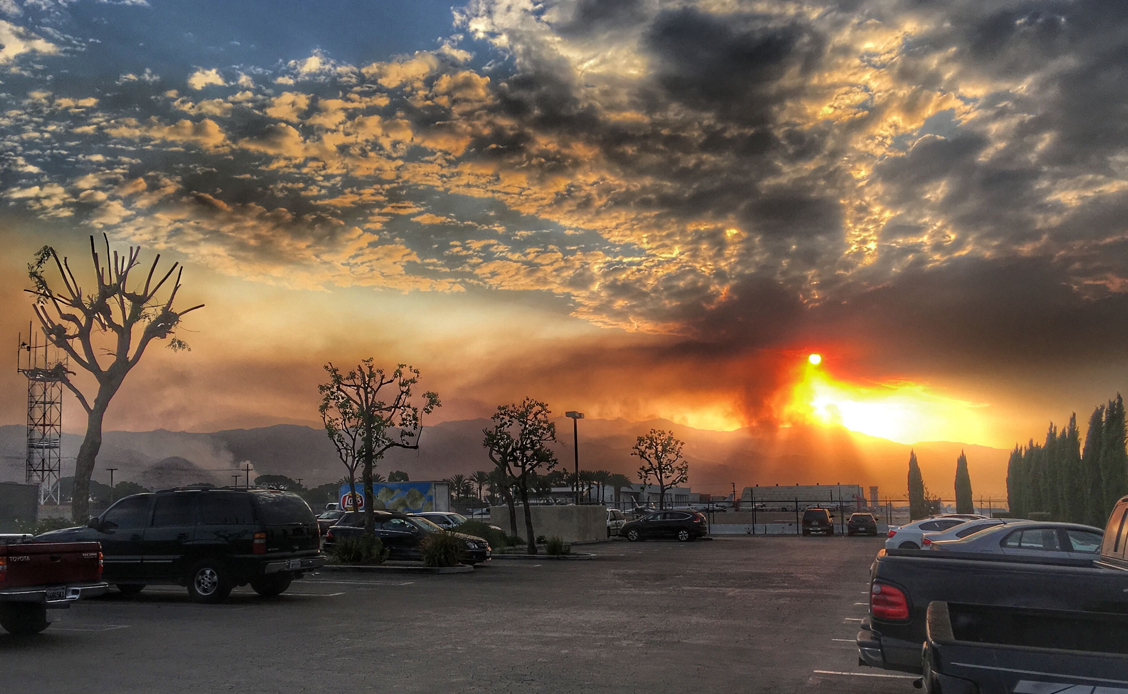 Burbank 4K wallpaper for your desktop or mobile screen free and easy to download