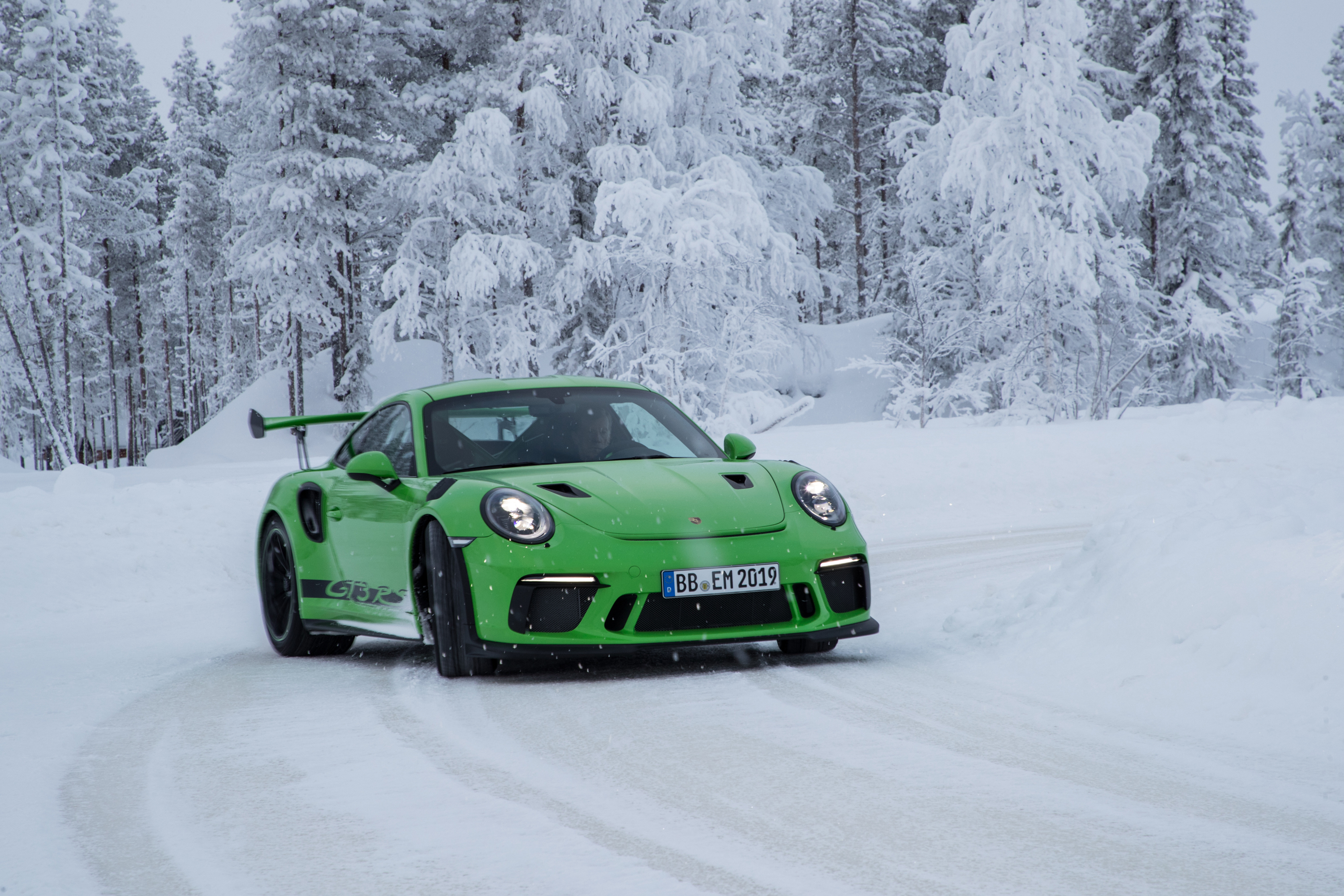 Porsche 911 Porsche 911 Gt3 Porsche Car Green Car Sport Car Winter Snow Wallpaper:3000x2000