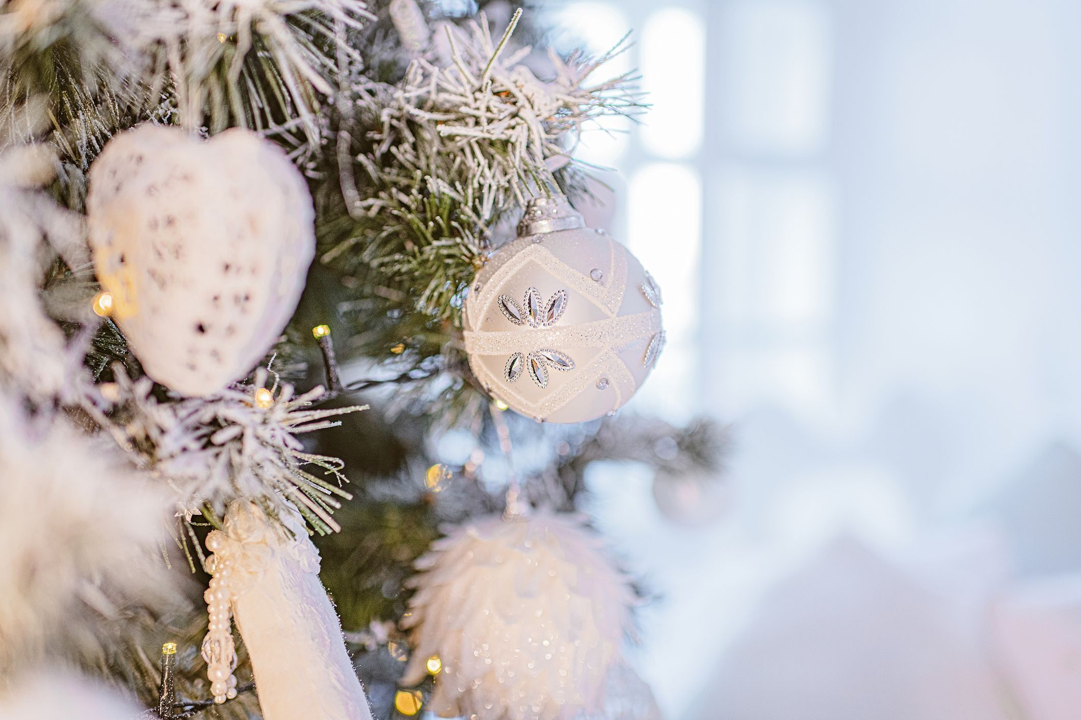 Best White Christmas Tree Ideas 2022