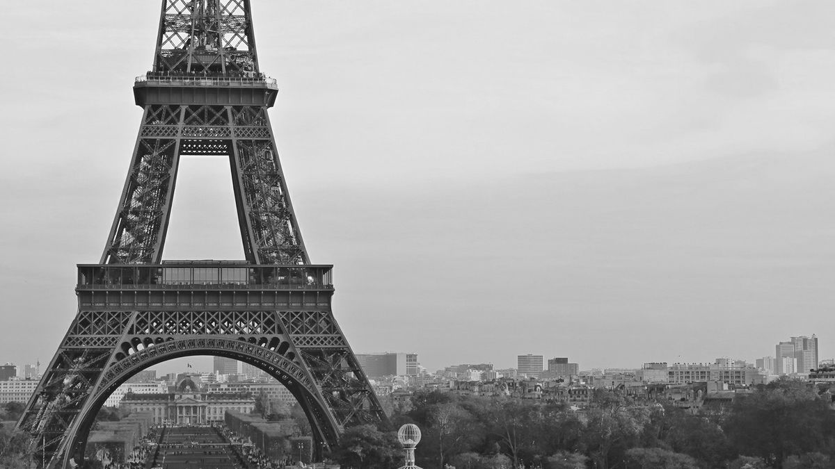 HD Black And White MAC Retina Wallpaper For