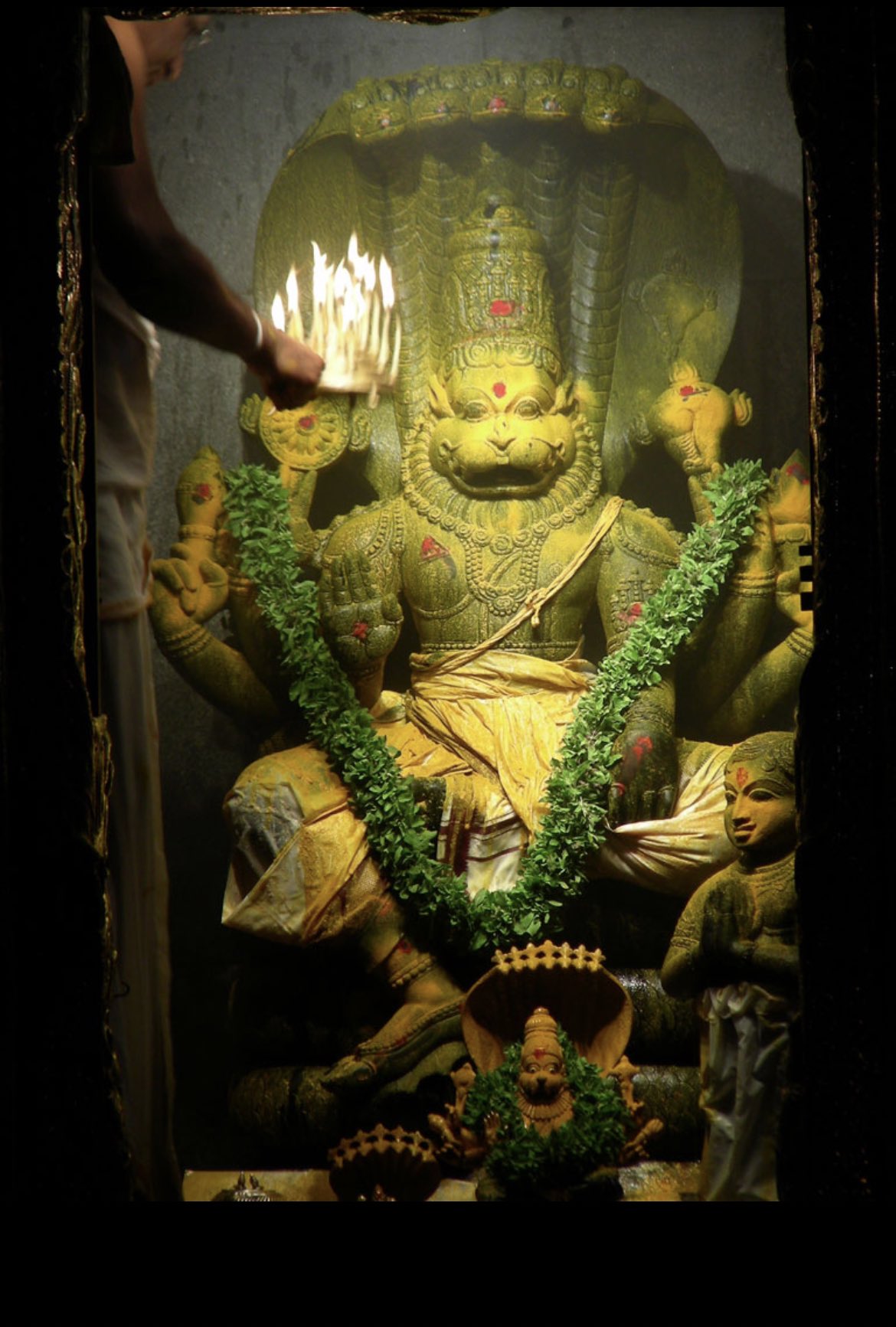 avni Narsingh Bhagwan Narsingh symbolizes power and triumph. He is Bhagwan Vishnu incarnation who came to earth to kill demon Hiryanyakashipu and restore Dharma
