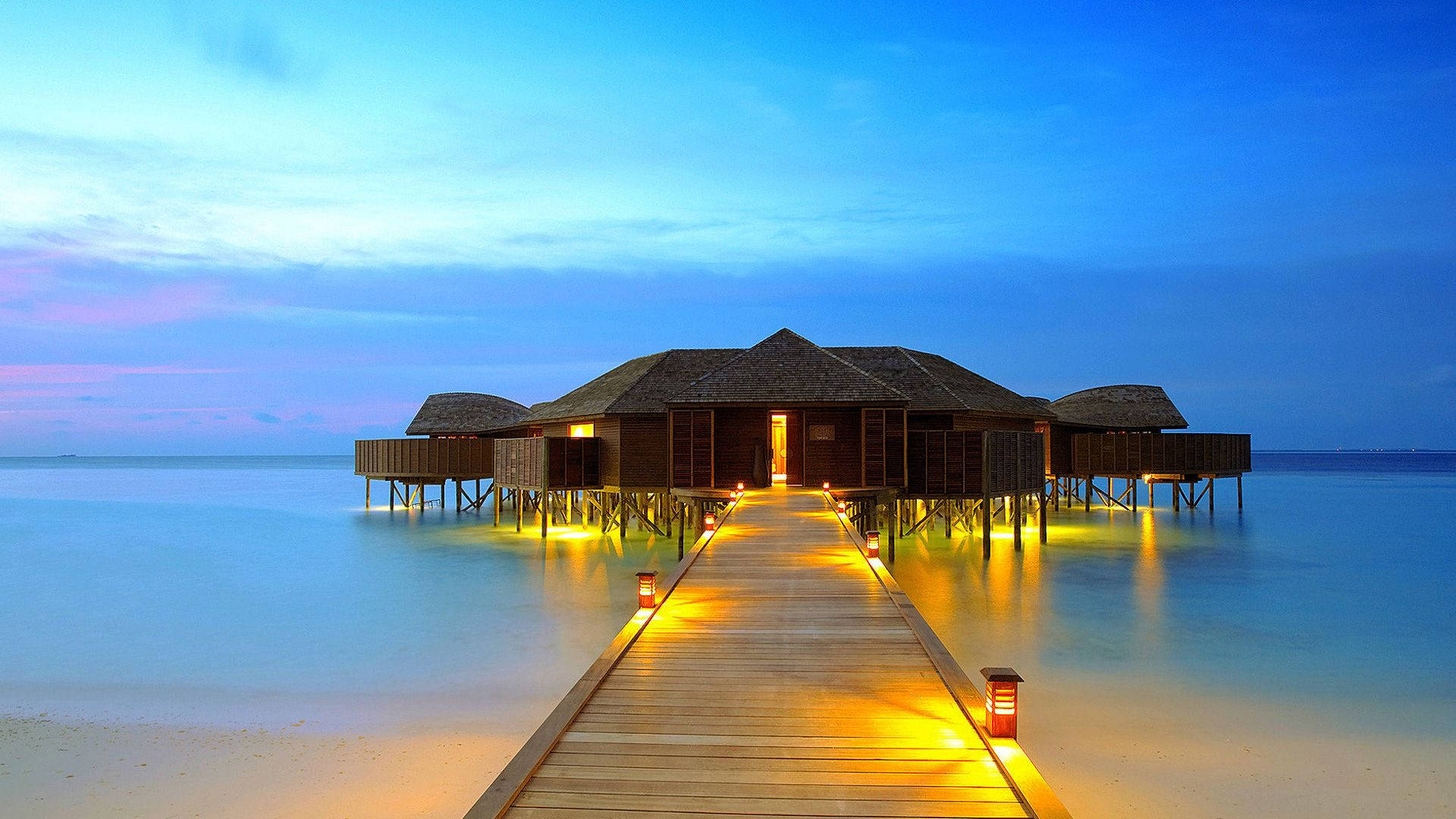 Download HD Vacation House In The Beach Wallpaper