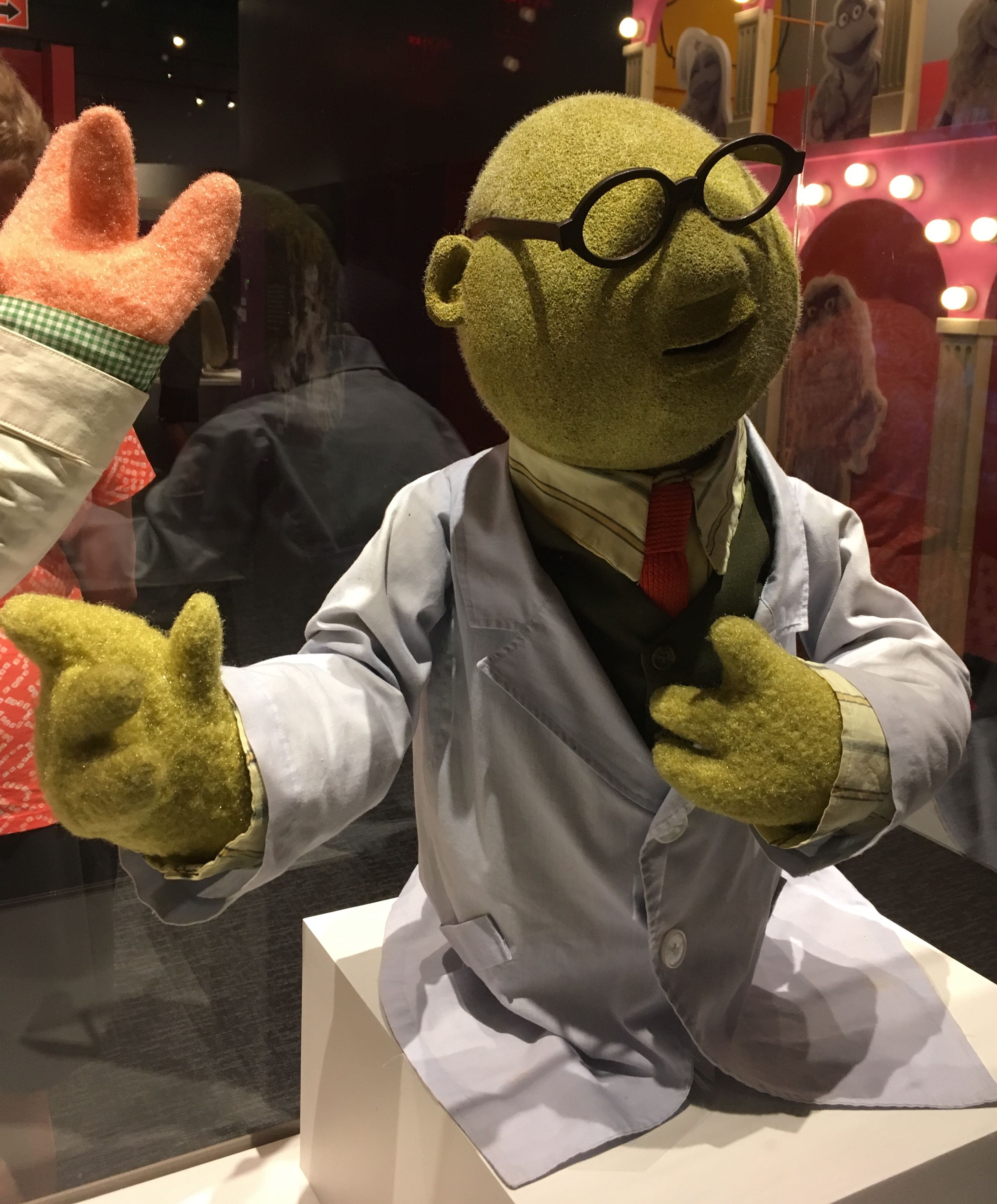 Dr. Bunsen Honeydew. Muppets, Custom puppets, Sesame street