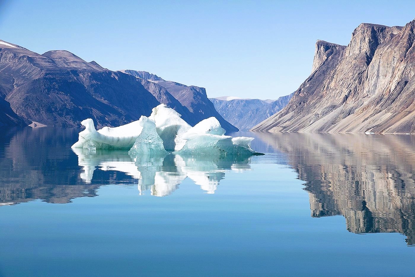 tineke fieggen Nunavut is Canada's largest, northernmost, and youngest territory. It was officially split from the Northwest Territories on April 1, 1999, avut Act