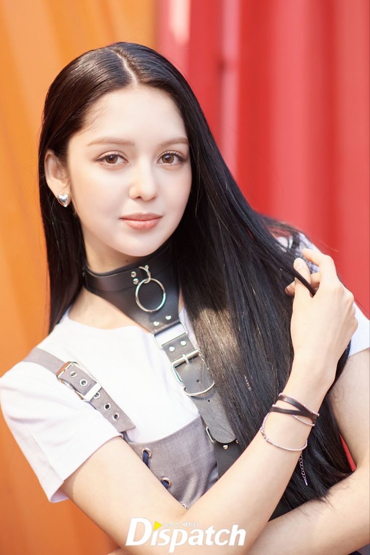 chanty. Fashion, Choker necklace, Girl