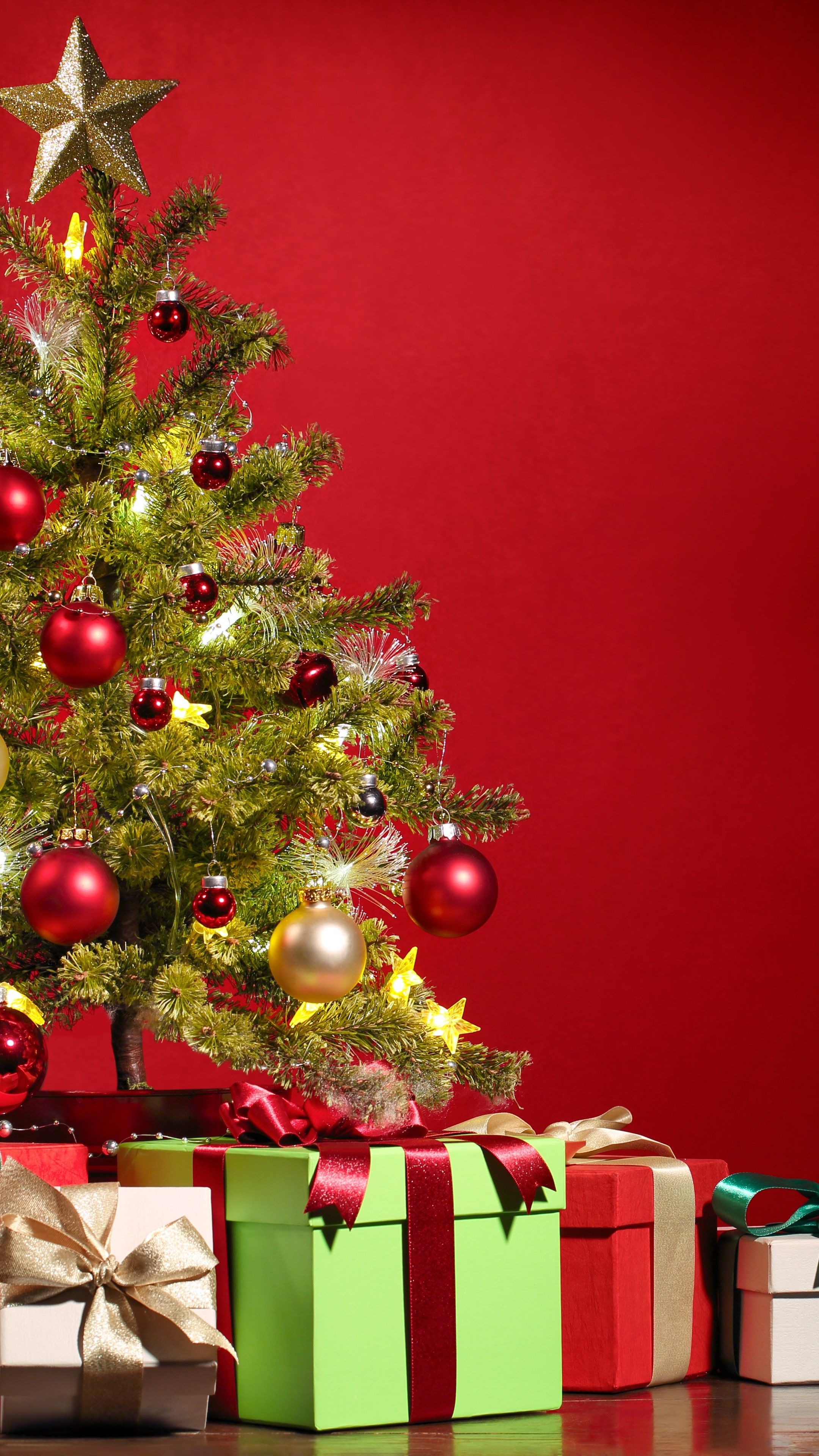 Christmas Tree Red Wallpaper