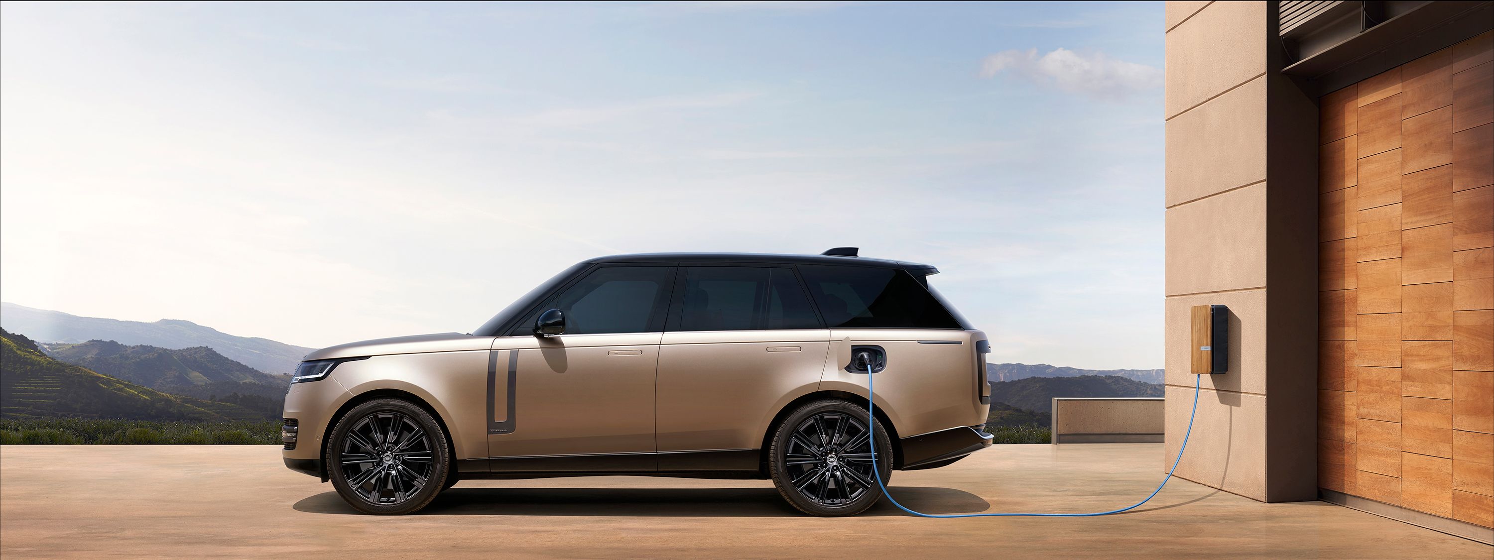 2022 Range Rover: Official Photo From Every Angle