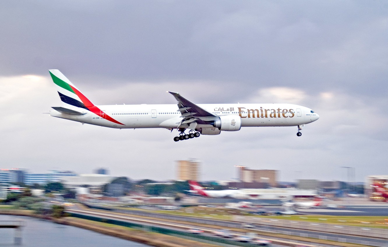 Wallpaper the city, airport, Boeing, the plane, 300, 777, Landing, emirates image for desktop, section авиация