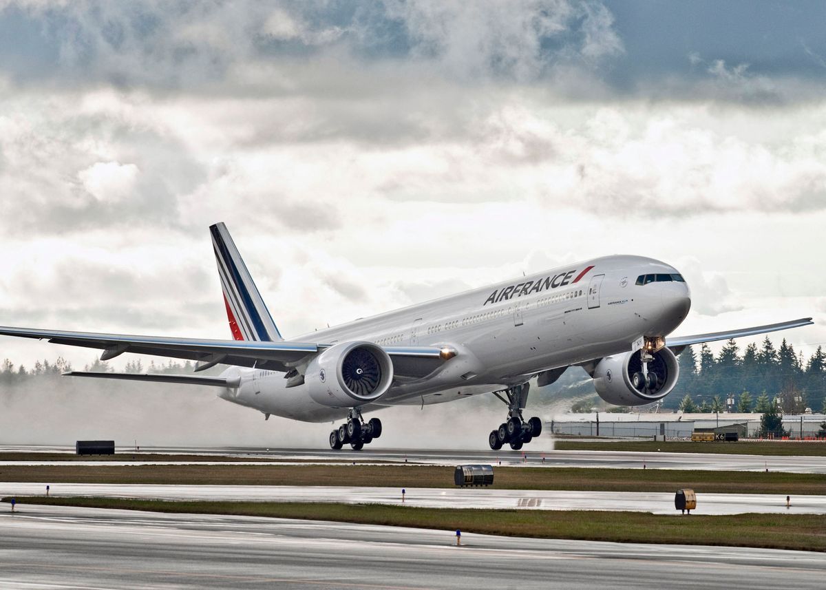 BOEING 777 airliner' Poster by Dimo. Displate. Boeing 777, Air france, Aircraft