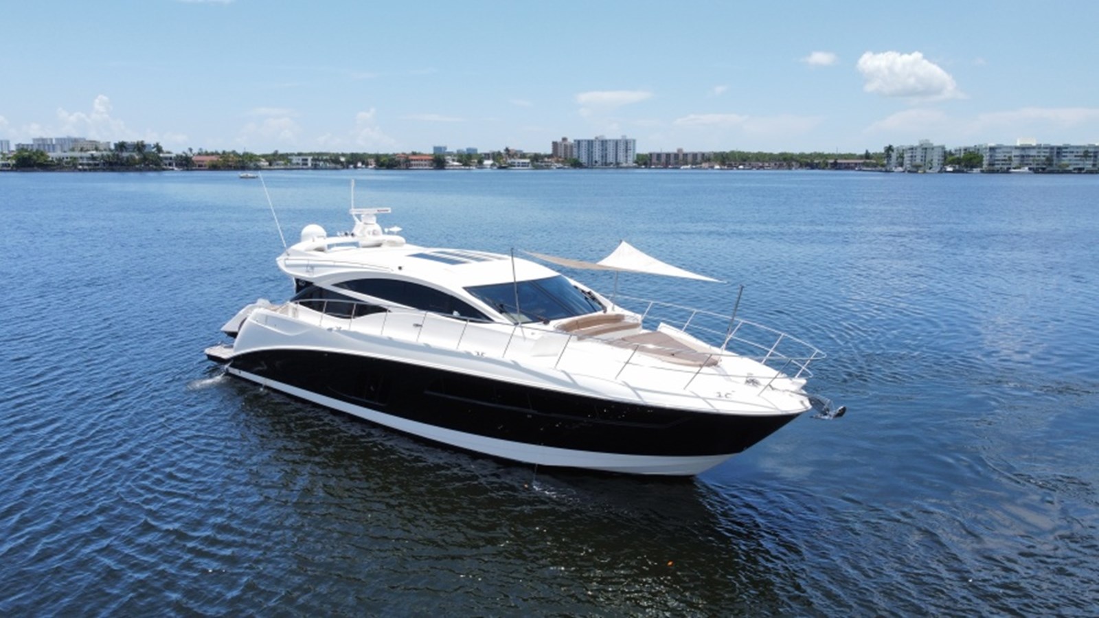 L590 Sea Ray Yacht SEA RAY Yachts Sunny Isles Beach, Florida, United States. Denison Yacht Sales