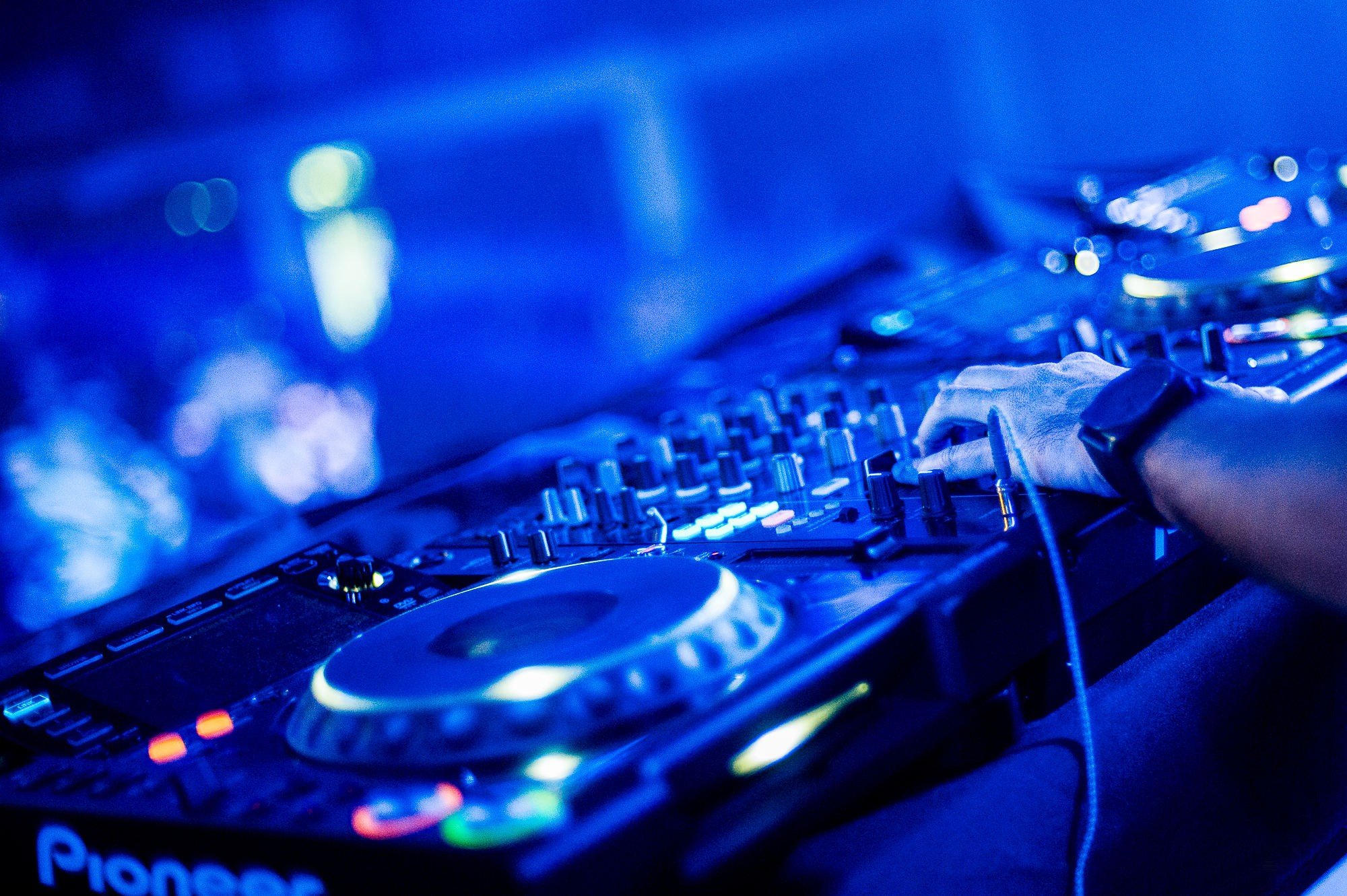 DJ, Turntables, Mixing consoles Wallpaper HD / Desktop and Mobile Background