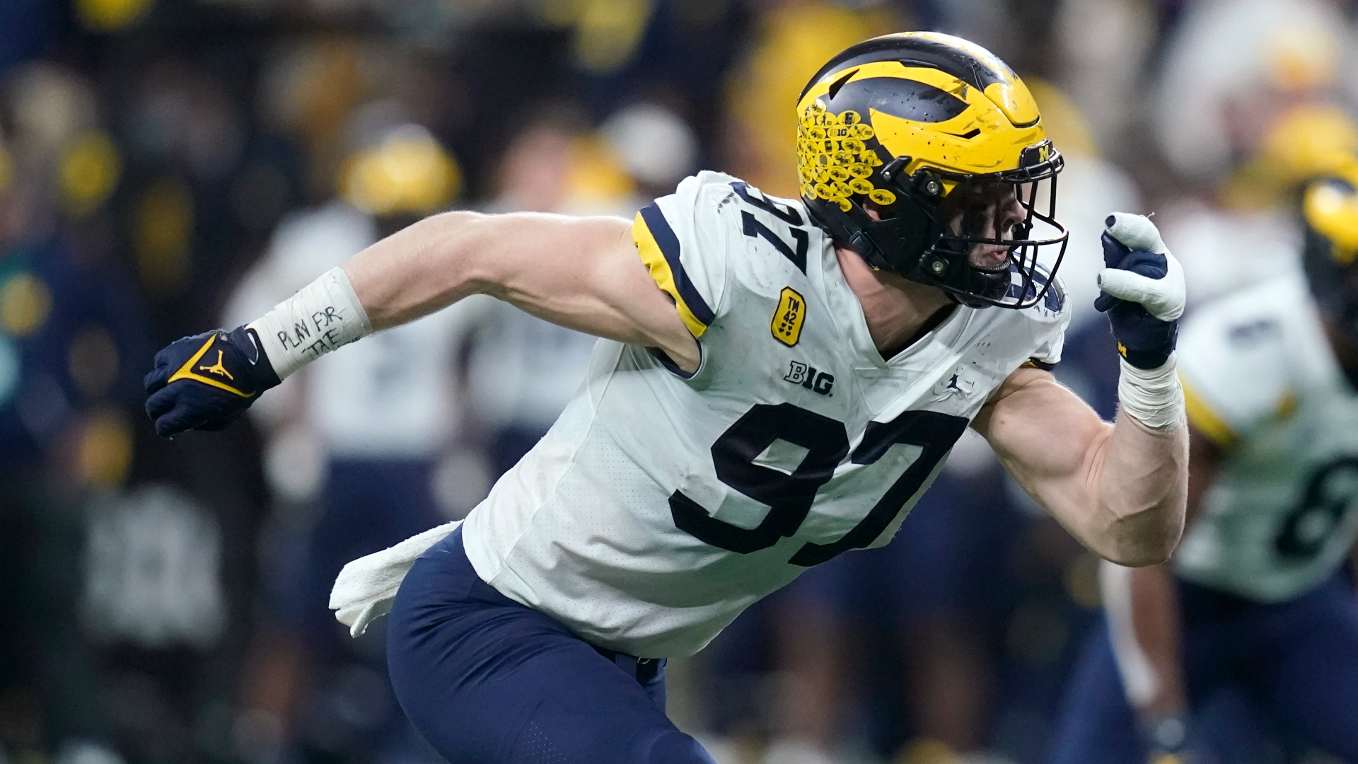 Michigan's Aidan Hutchinson named Heisman finalist