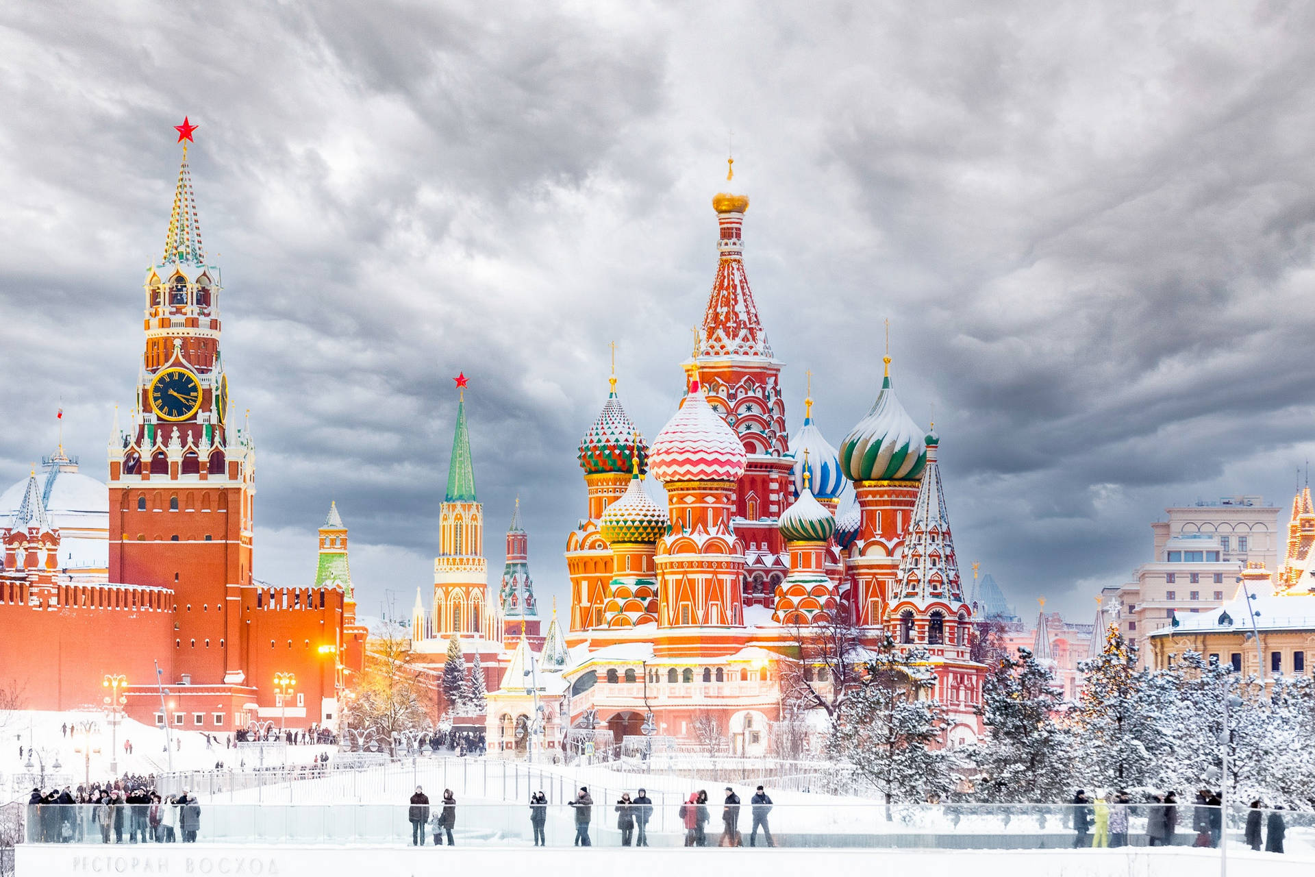Download Russia St. Basil's Cathedral Wallpaper