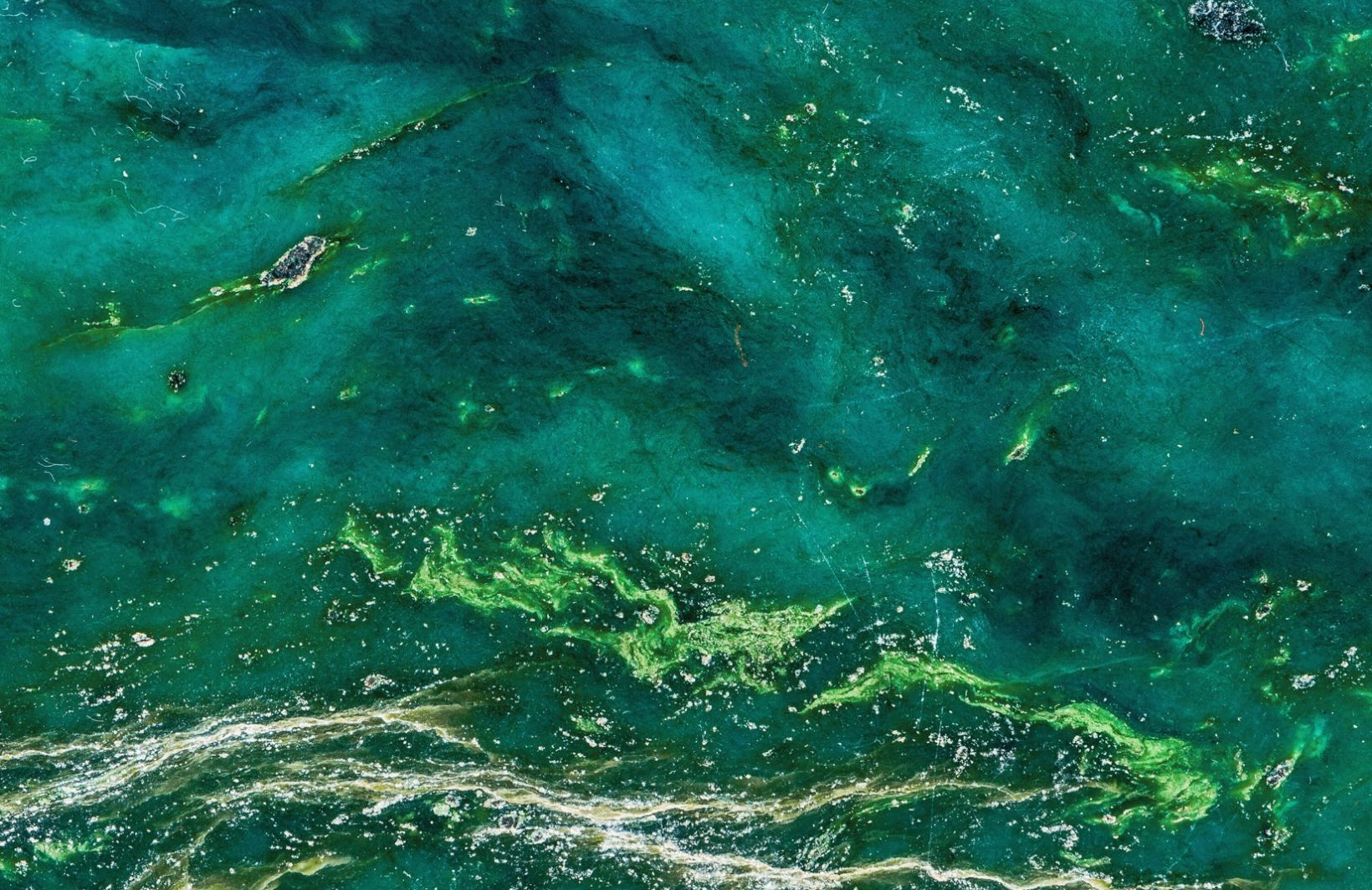 Jade Gemstone Wallpaper Mural. Hovia. Papel tapiz verde, Mármol verde, Mural