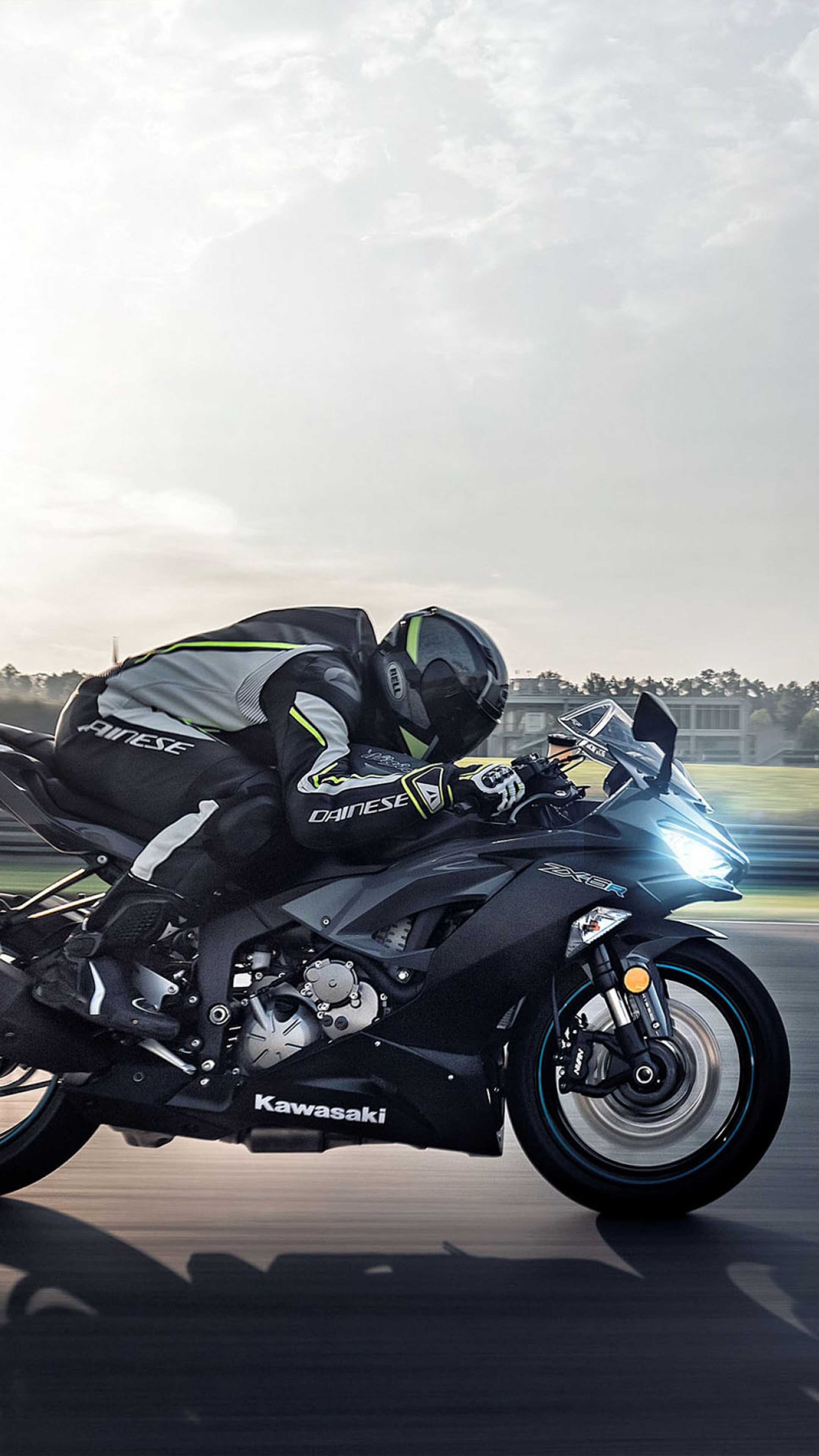 Kawasaki Ninja ZX 6R 2019 Race Track 4K