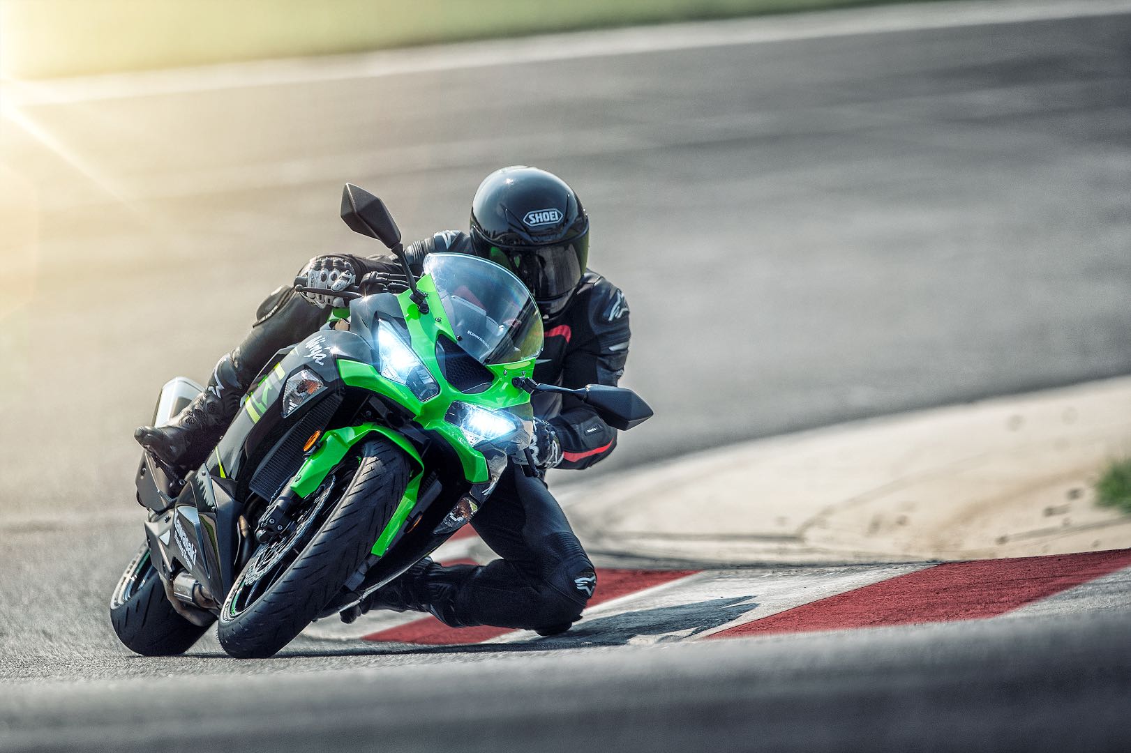 Kawasaki Ninja ZX 6R Updated. First Look (11 Fast Facts + Video)