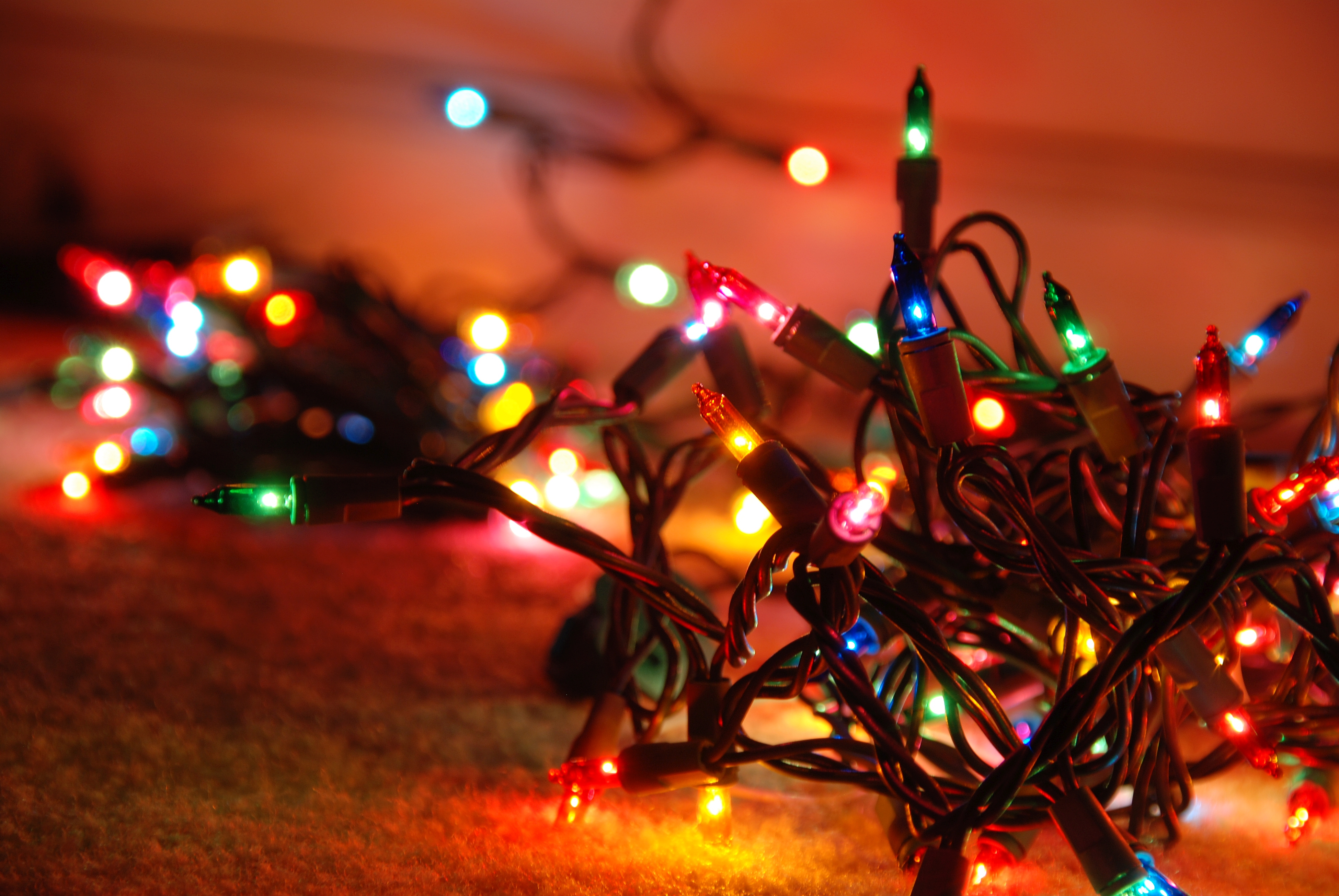 4K Christmas Lights Wallpaper and Background Image