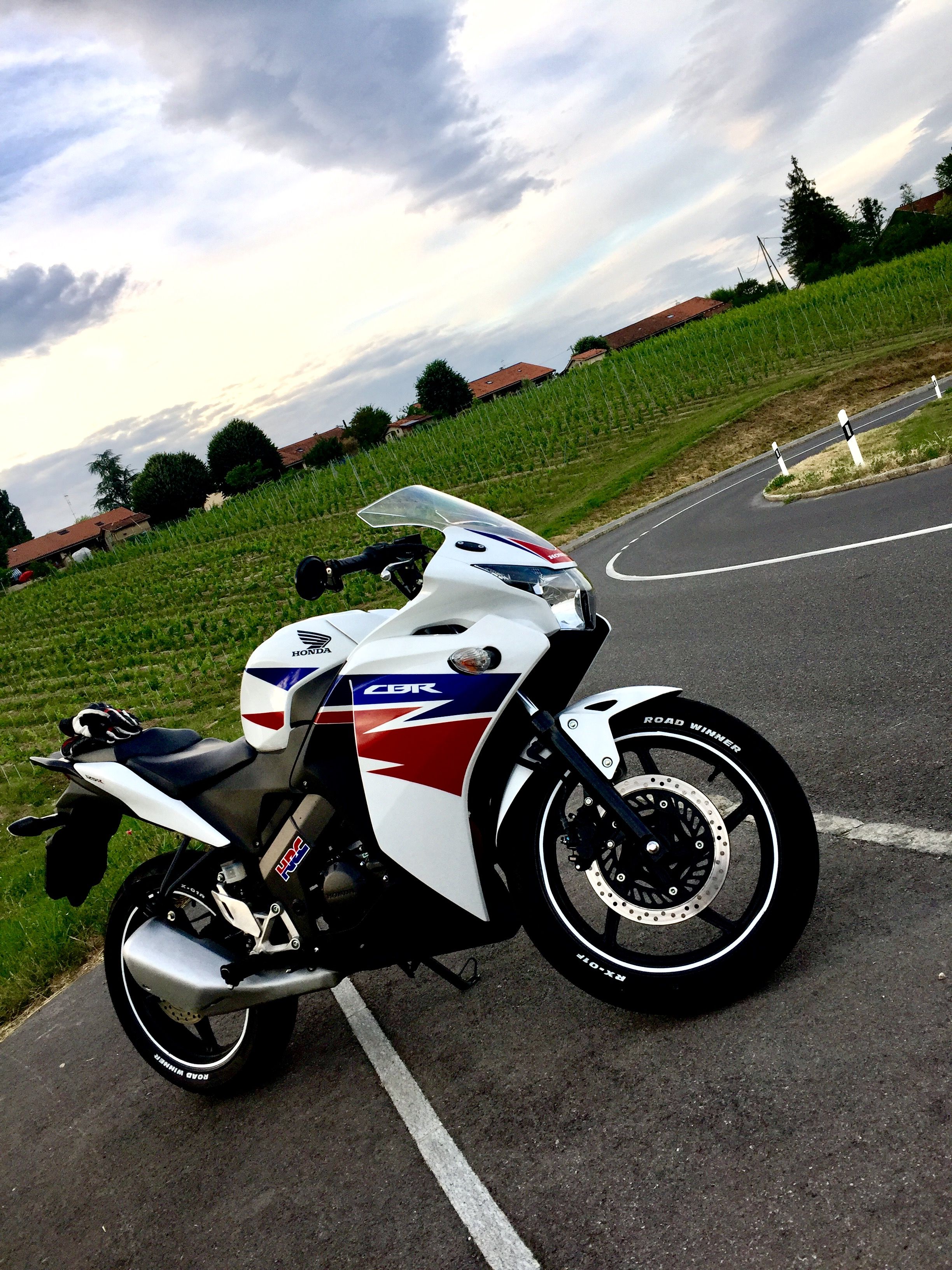 CBR 125. Süper araba, Motorsiklet, Motosikletler