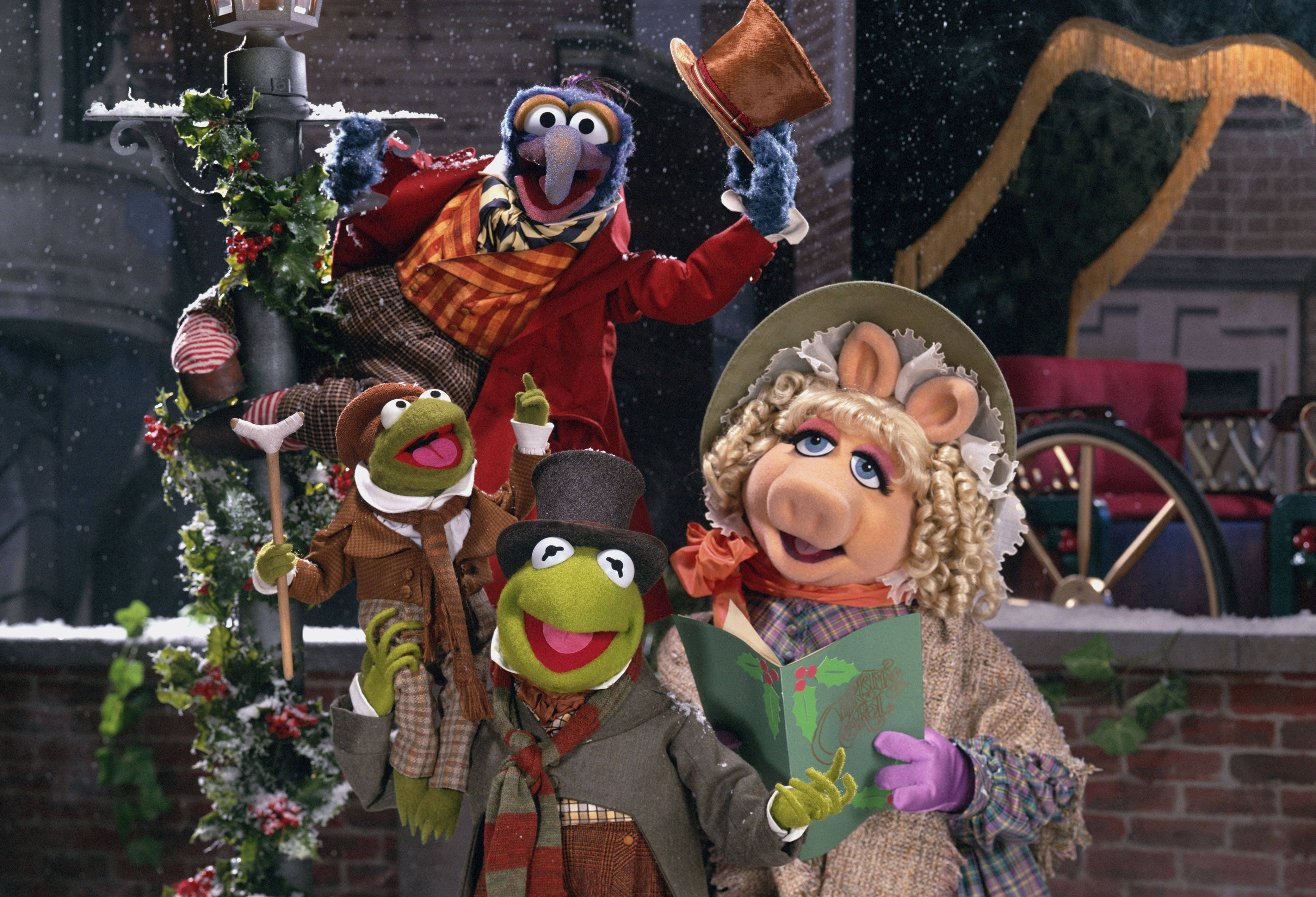 Download The Muppet Characters For A Christmas Carol Wallpaper