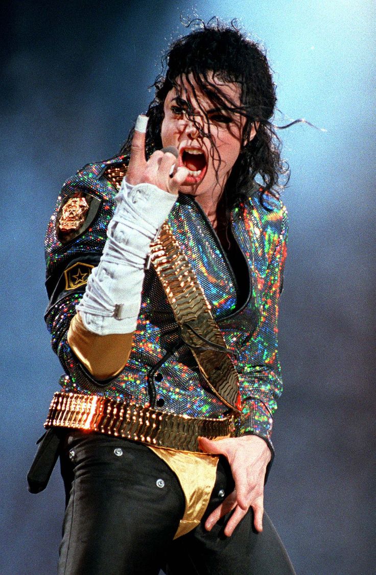 June 1992 Jackson played the first night on his Dangerous World tour a. Michael jackson dangerous, Michael jackson quotes, Photo of michael jackson