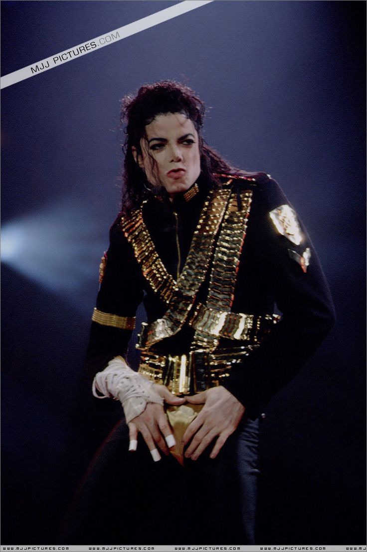 Michael Jackson Photo: Dangerous World Tour > On Stage. Michael jackson dangerous, Michael jackson, Michael jackson pics