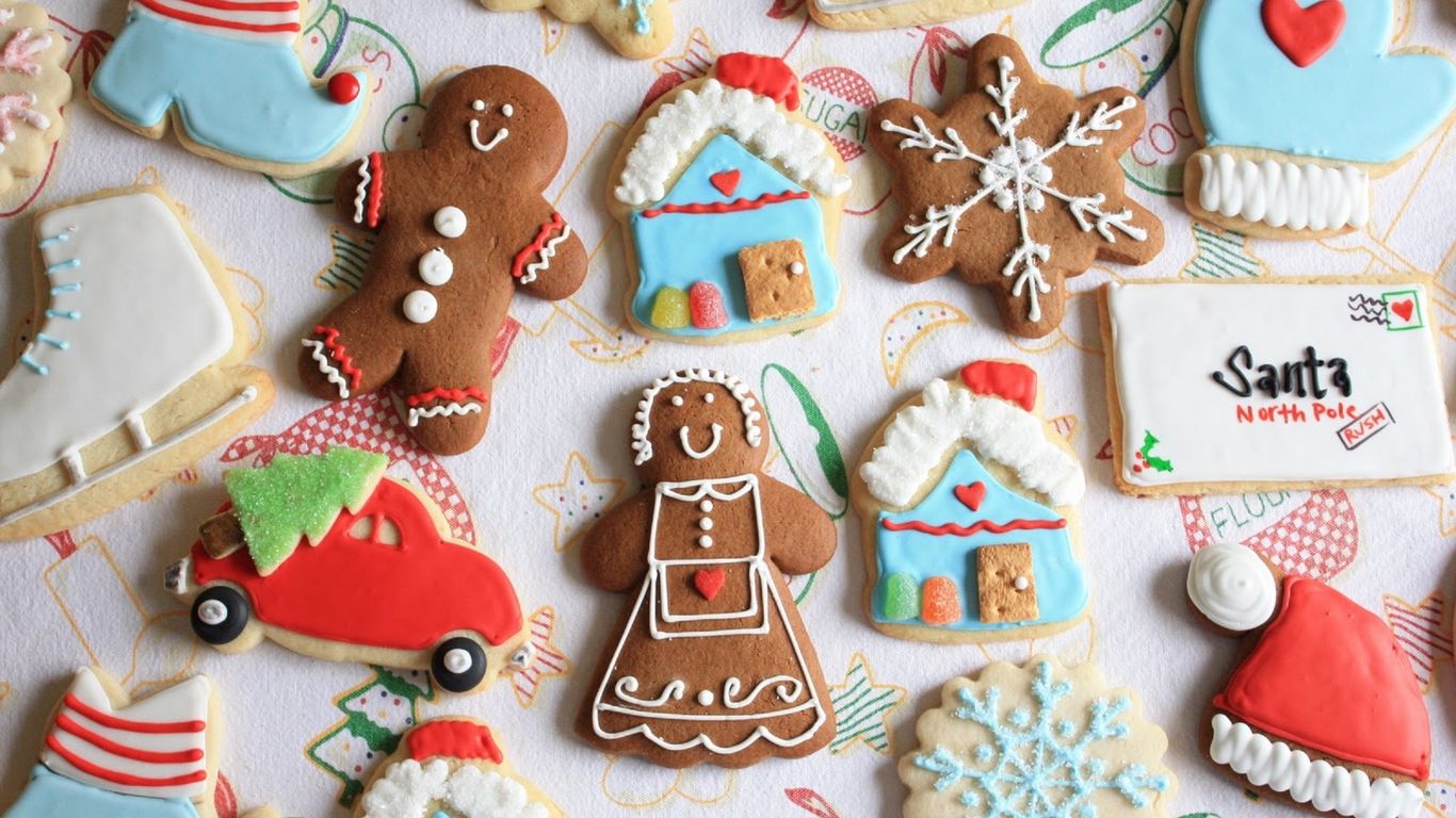 Download wallpaper 1366x768 cookies, new year, christmas, batch, figures, patterns, cloth tablet, laptop HD background