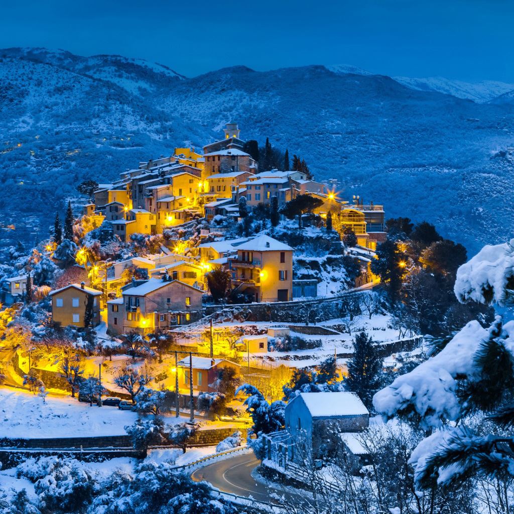 Beautiful christmas village iPad Wallpaper Free Download