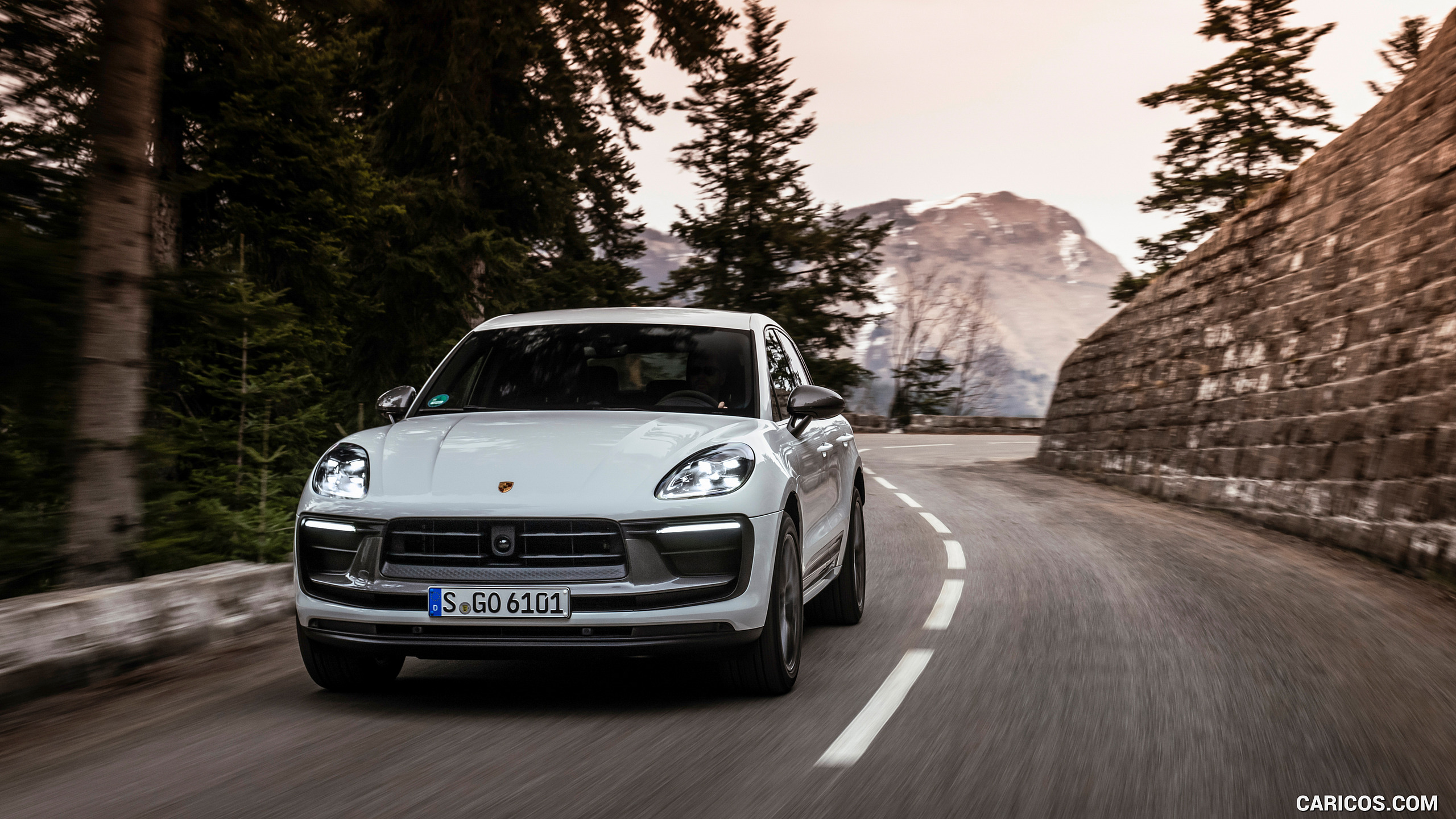 2023 Porsche Macan T (Color: Pure White)