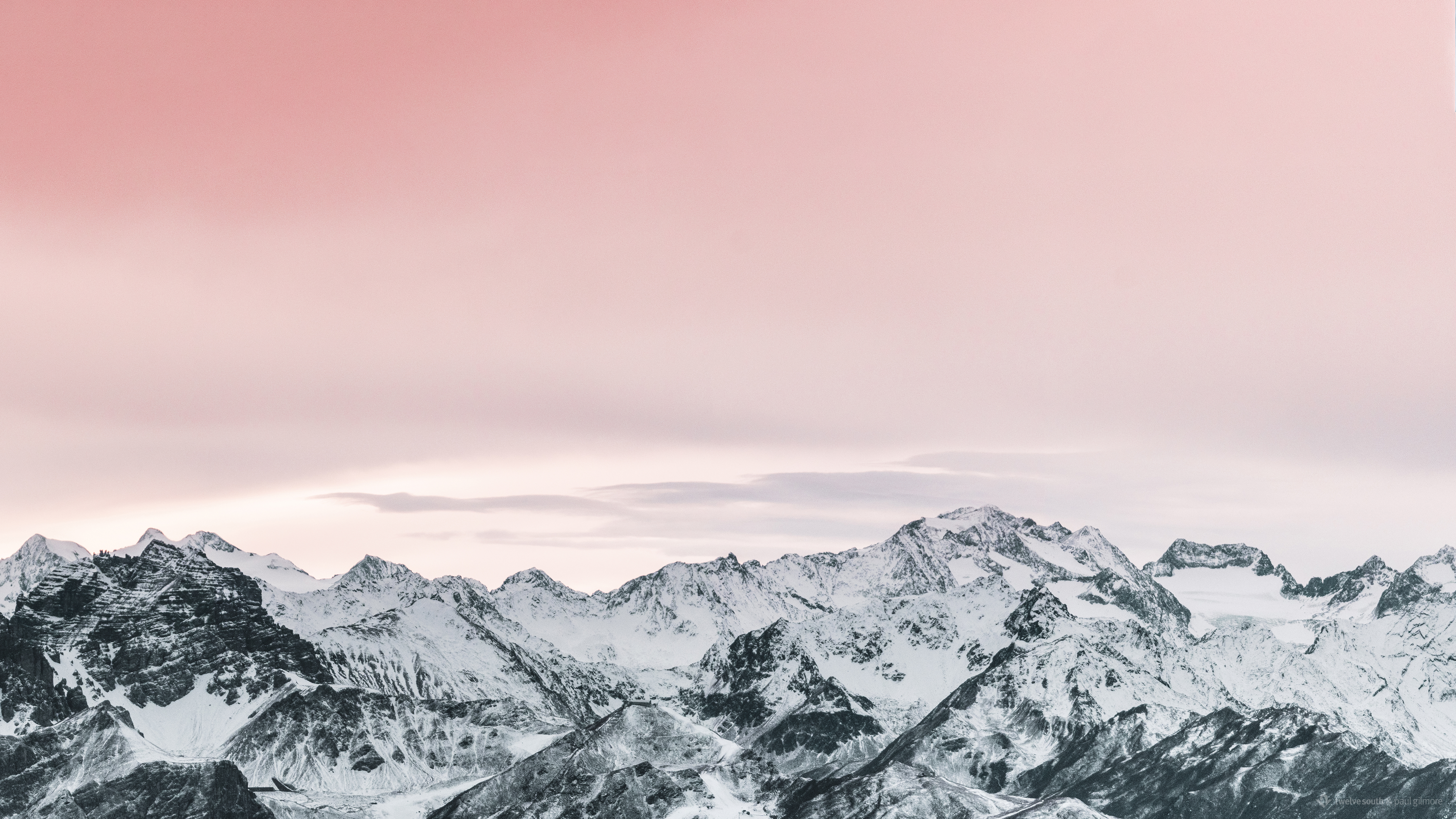 Dual Screen Wallpaper: An Innsbruck Winter