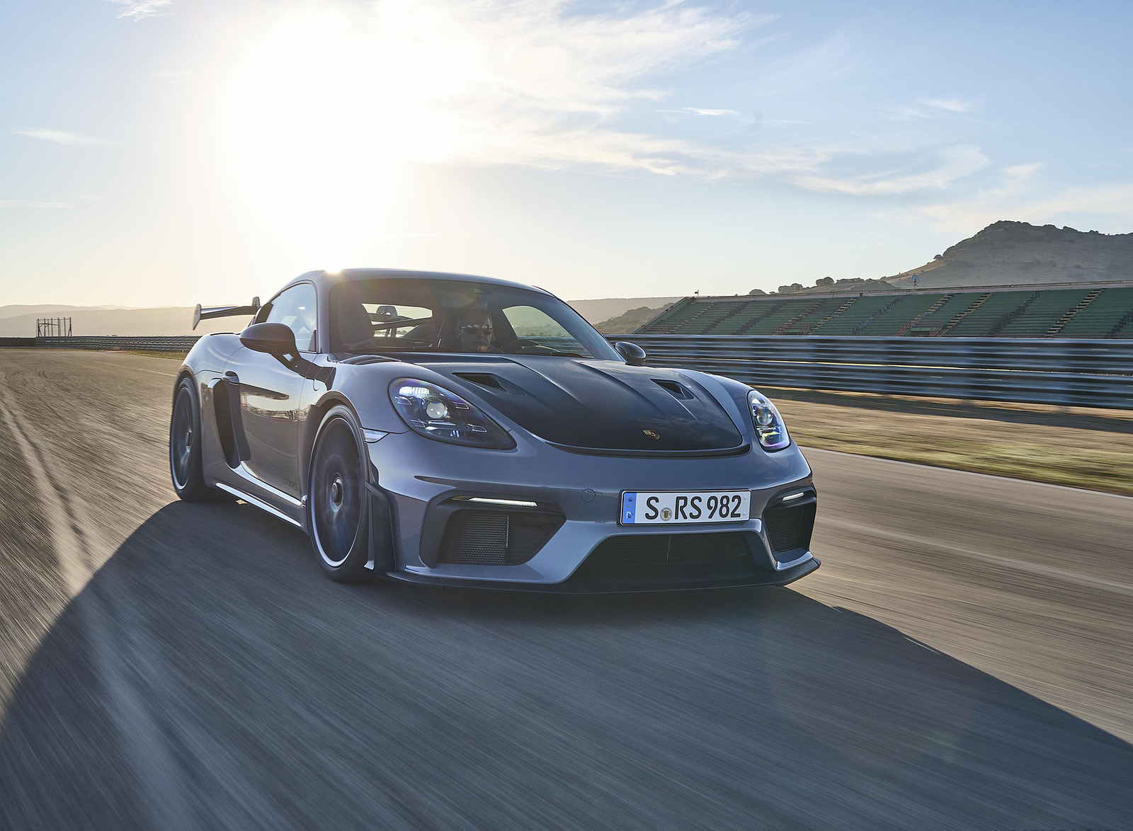 2022 Porsche 718 Cayman GT4 RS Wallpaper (HD Image)