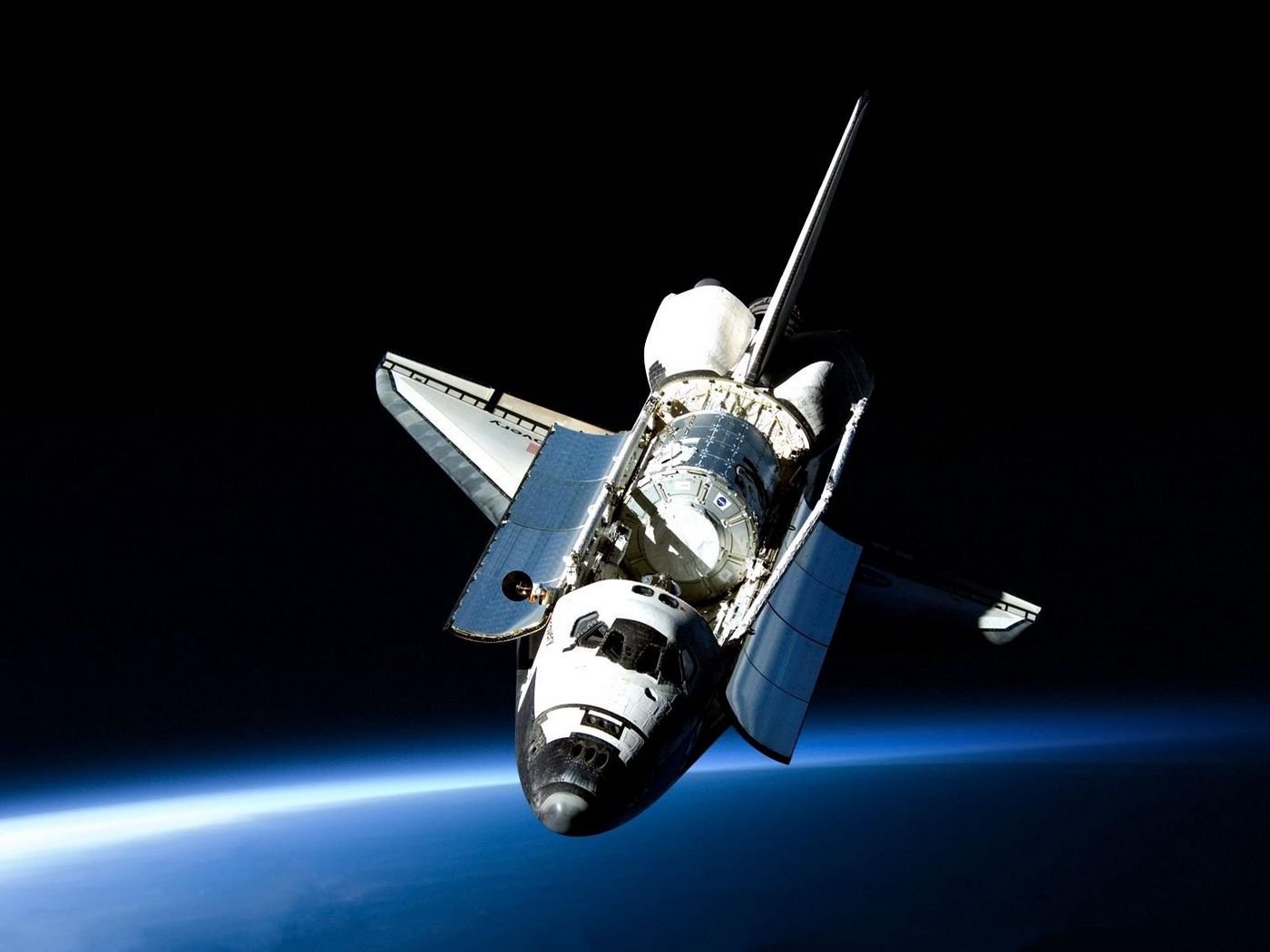 Download wallpaper 1400x1050 shuttle, open space, flight, light standard 4:3 HD background