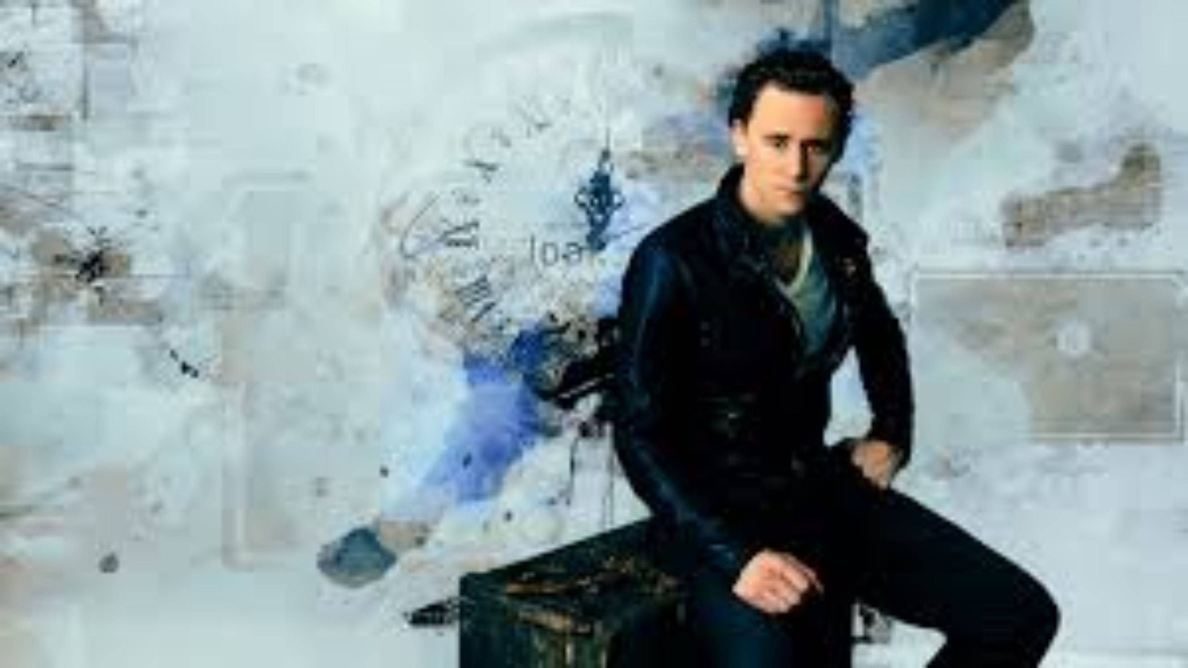 Download Tom Hiddleston As Loki Wallpaper