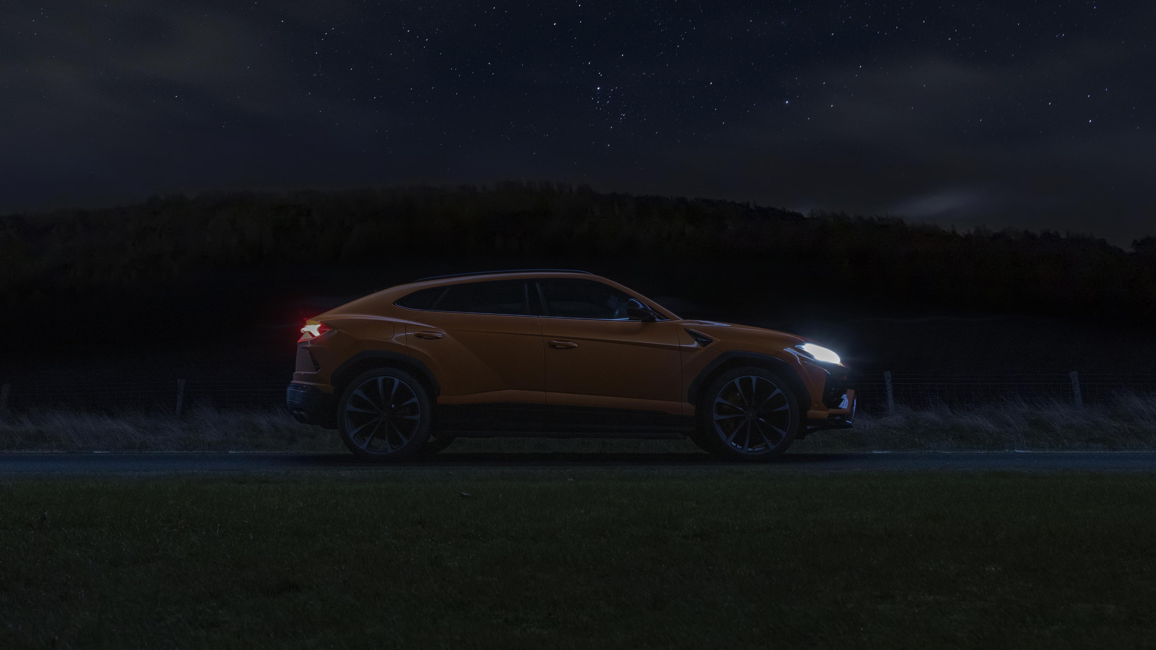 Lamborghini Urus Shiny Black Package 4K