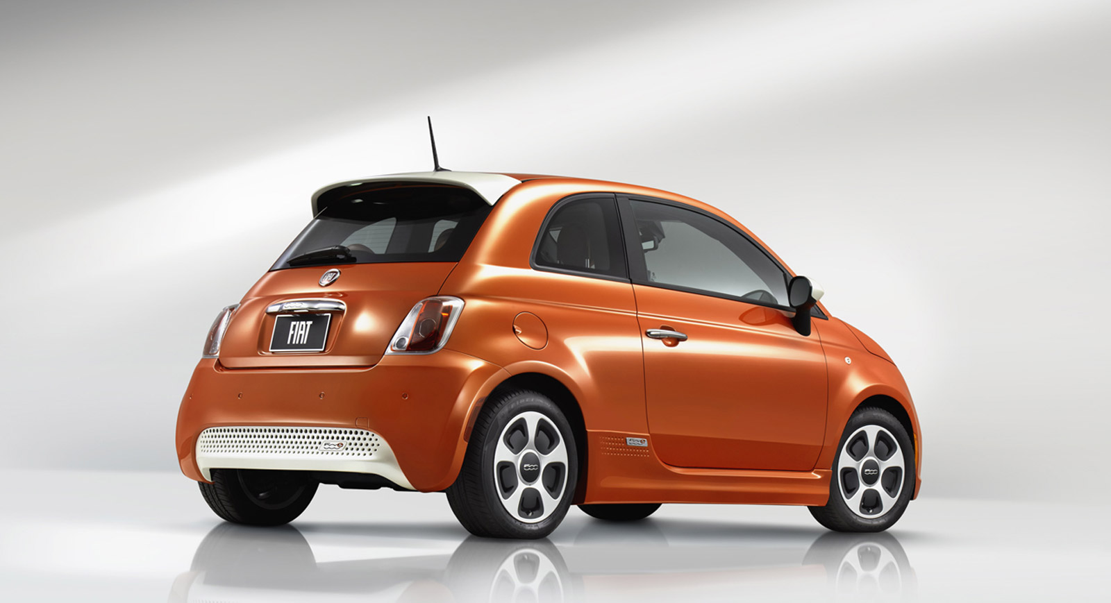 Fiat 500e Electric Minicar: Los Angeles Auto Show Preview
