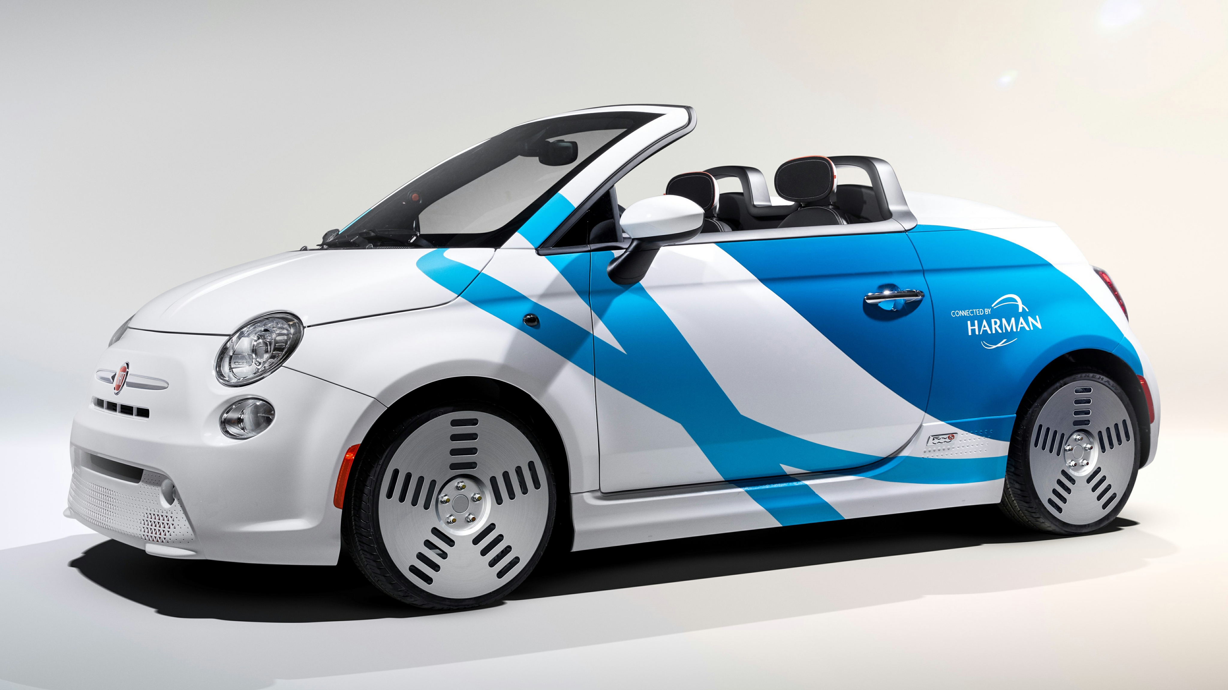 Minivan Fiat 500e, 2019 on a gray background Desktop wallpaper 1600x900