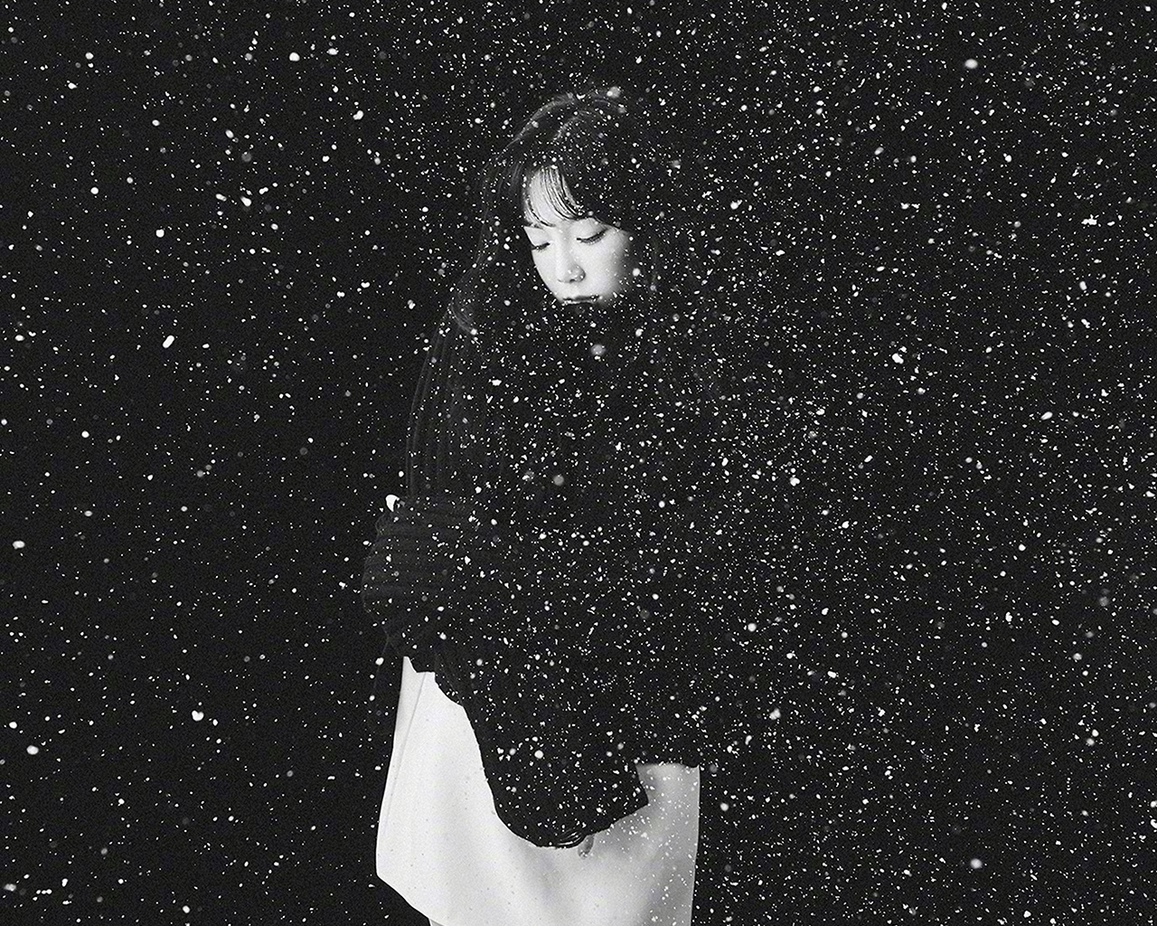 Snow Girl Snsd Taeyeon Black Bw Kpop Wallpaper