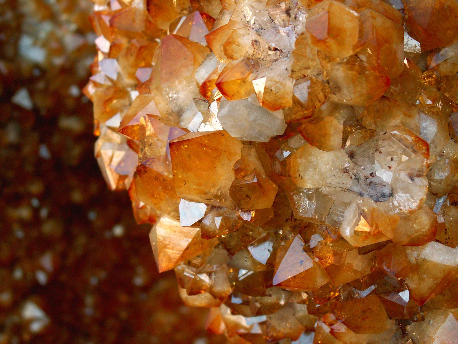 Learn How to Use Citrine Crystals for Good Feng Shui in your Home. Citrine, Citrine crystal, Feng shui crystals