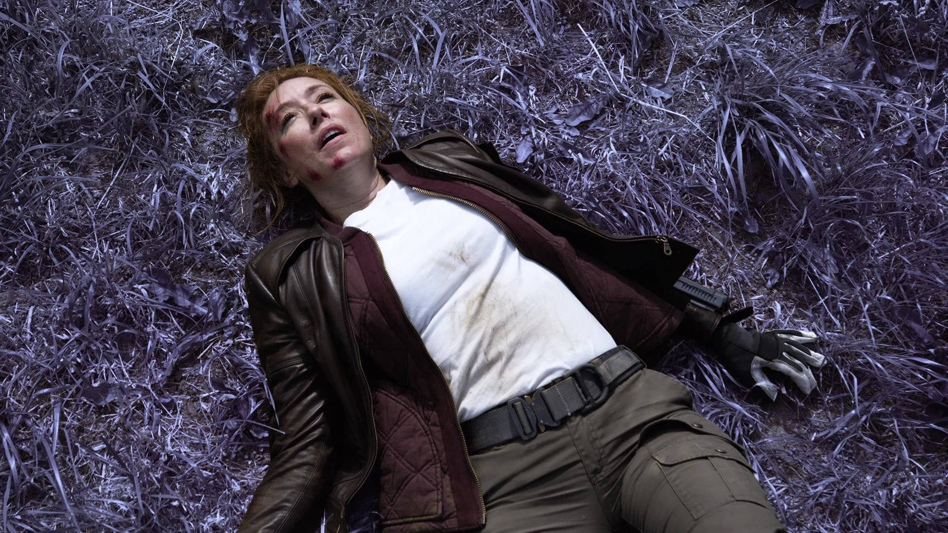 Download Molly Parker In Lost In Space Wallpaper