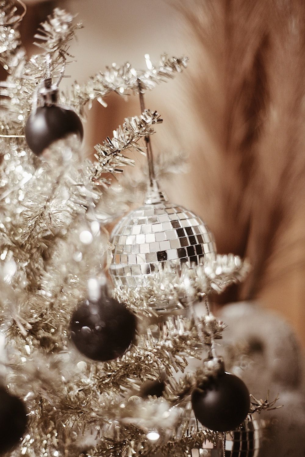 Black Christmas Ornaments Wallpapers - Wallpaper Cave