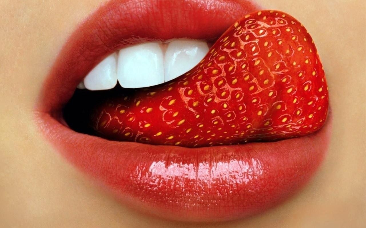 Fragola. Lip wallpaper, Lip art, Beautiful lips