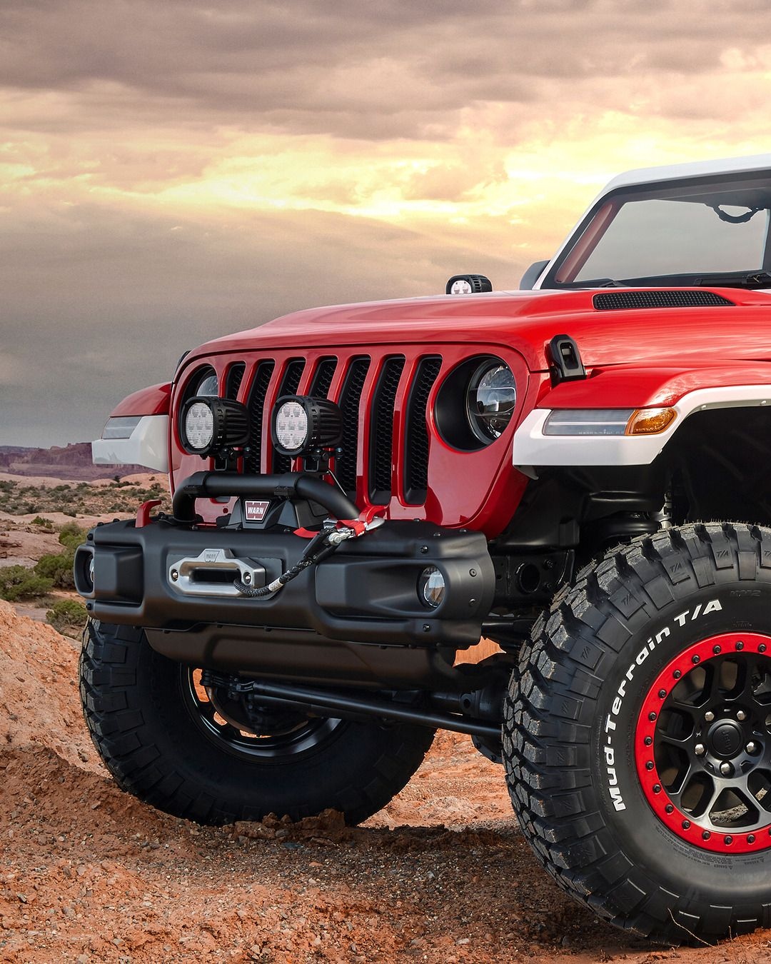 Thar Car. Red Wallpaper Download