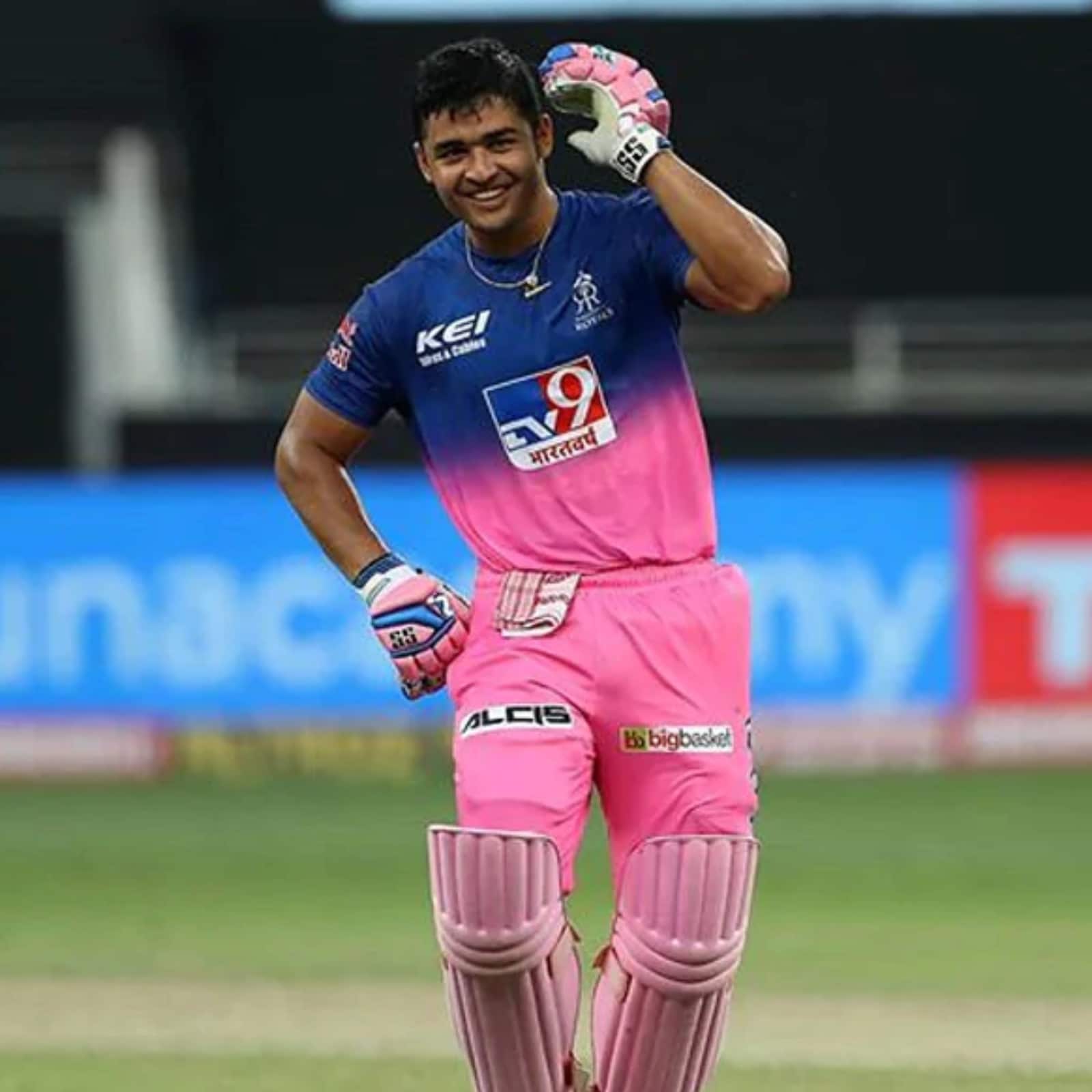 IPL 2022: Riyan Parag Faces Hate On Social Media After Another Failed Outing, Trolls Ask Him to Do 'Bihu'