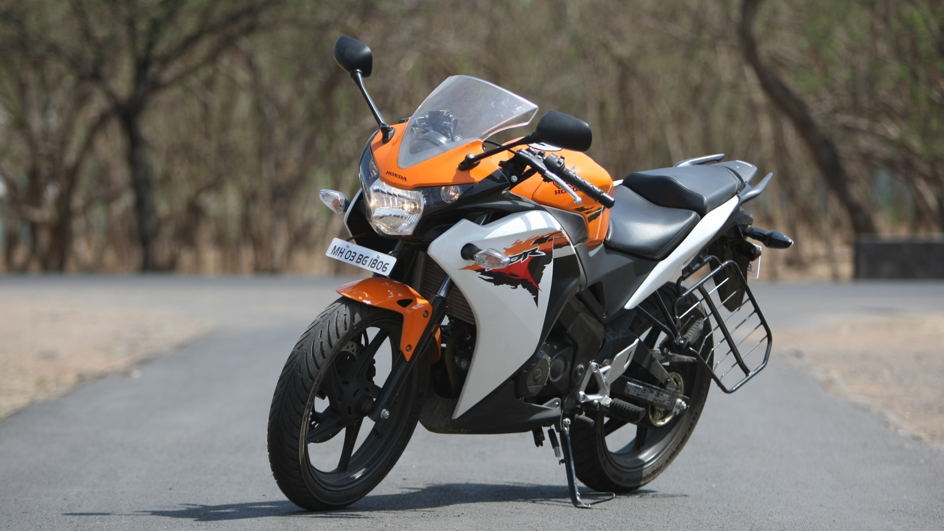 Honda CBR 150R 2013 RC STD Exterior Bike Photo