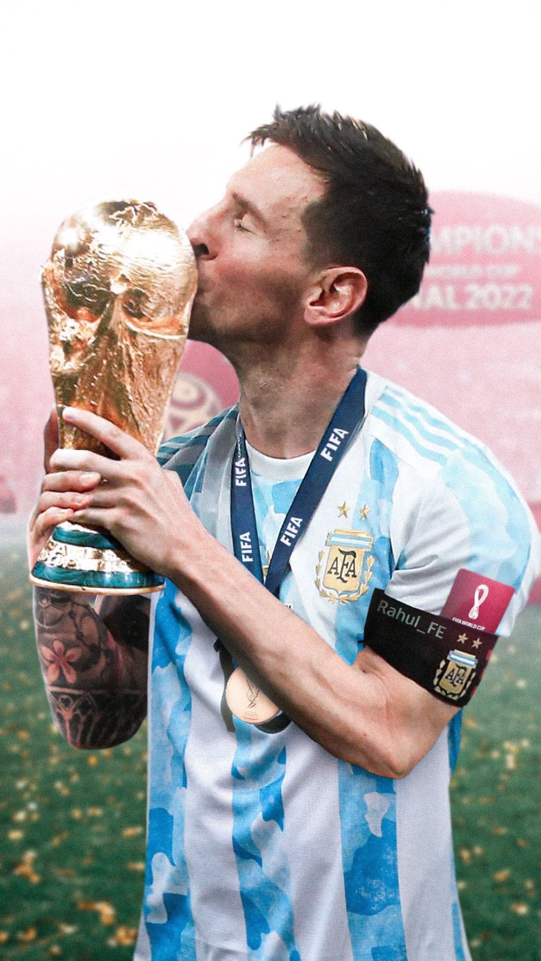 Được biết đến như một trong những cầu thủ bóng đá xuất sắc nhất mọi thời đại, Messi đã trở thành biểu tượng của bóng đá Argentina và được yêu mến rộng rãi trên khắp thế giới. Hãy xem những hình nền đẹp về anh ấy để cảm nhận sự vĩ đại của Messi!