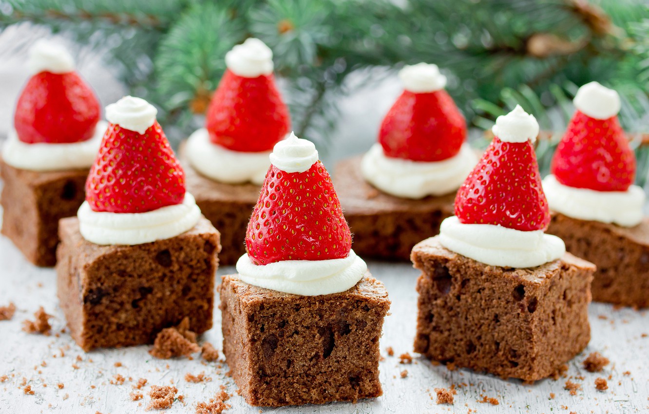 Wallpaper strawberry, cake, Christmas, cake, cream, cakes, strawberry, sweets image for desktop, section еда
