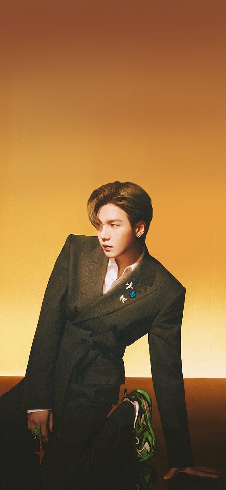 Yoongi 'Vogue x GQ' Wallpaper. Vogue wallpaper, Yoongi, Bts yoongi