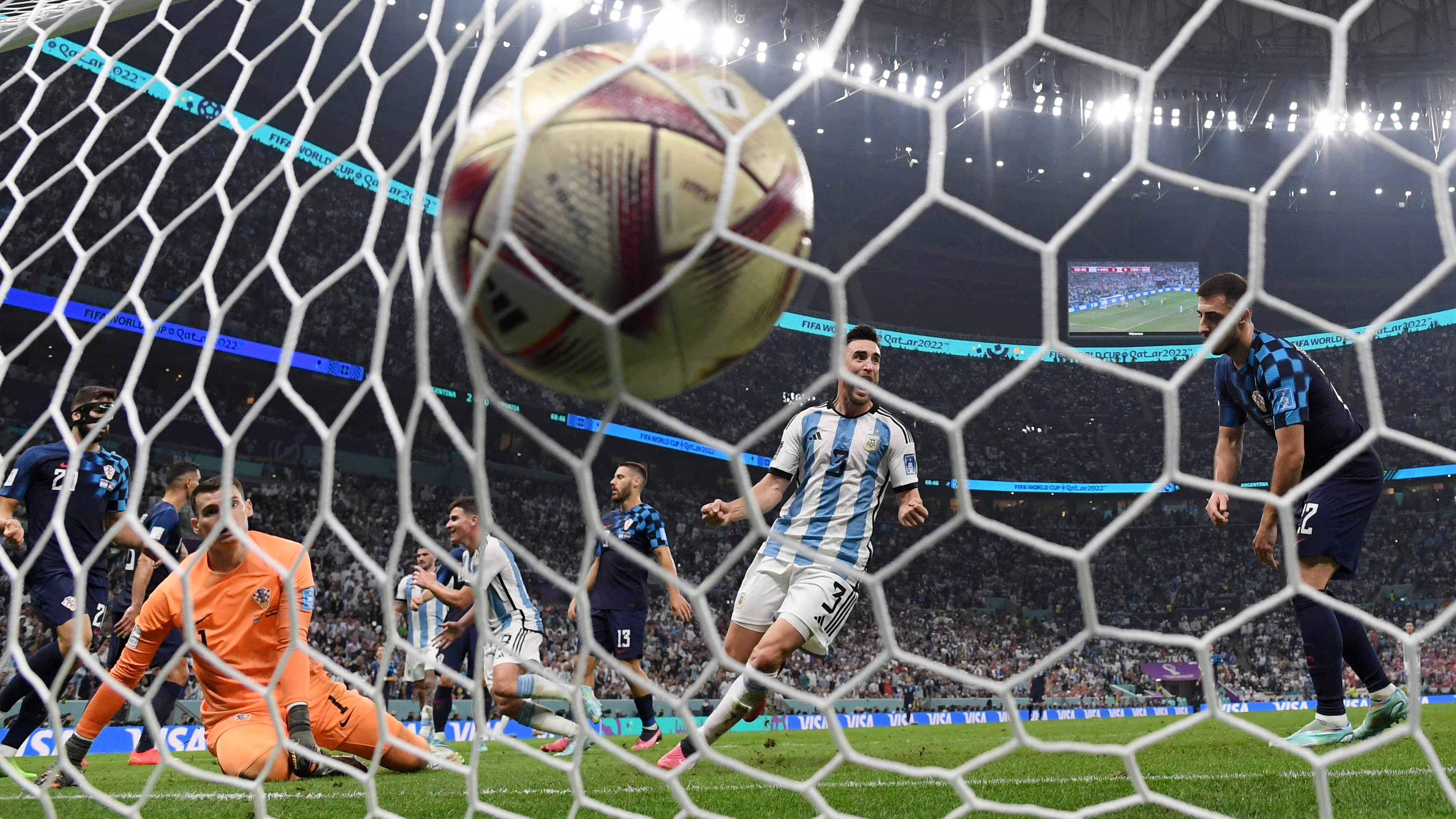 Messi, Argentina Advances to World Cup Final: Photo