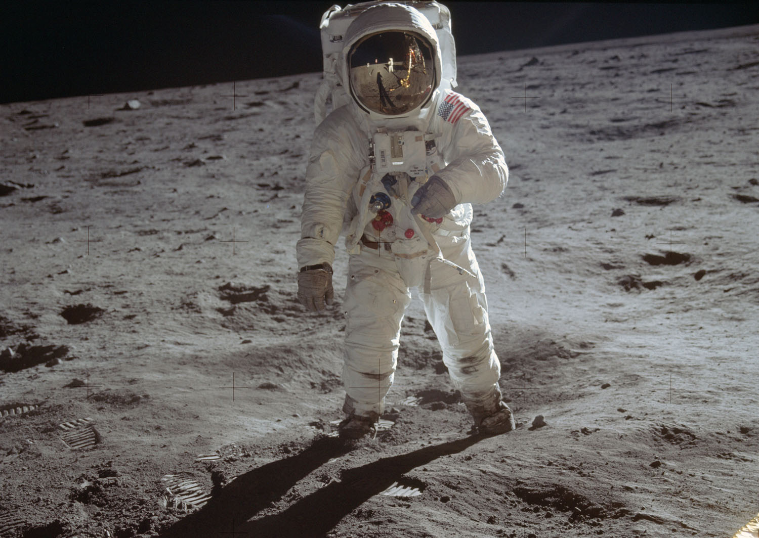 astronauts on moon 1920x1080